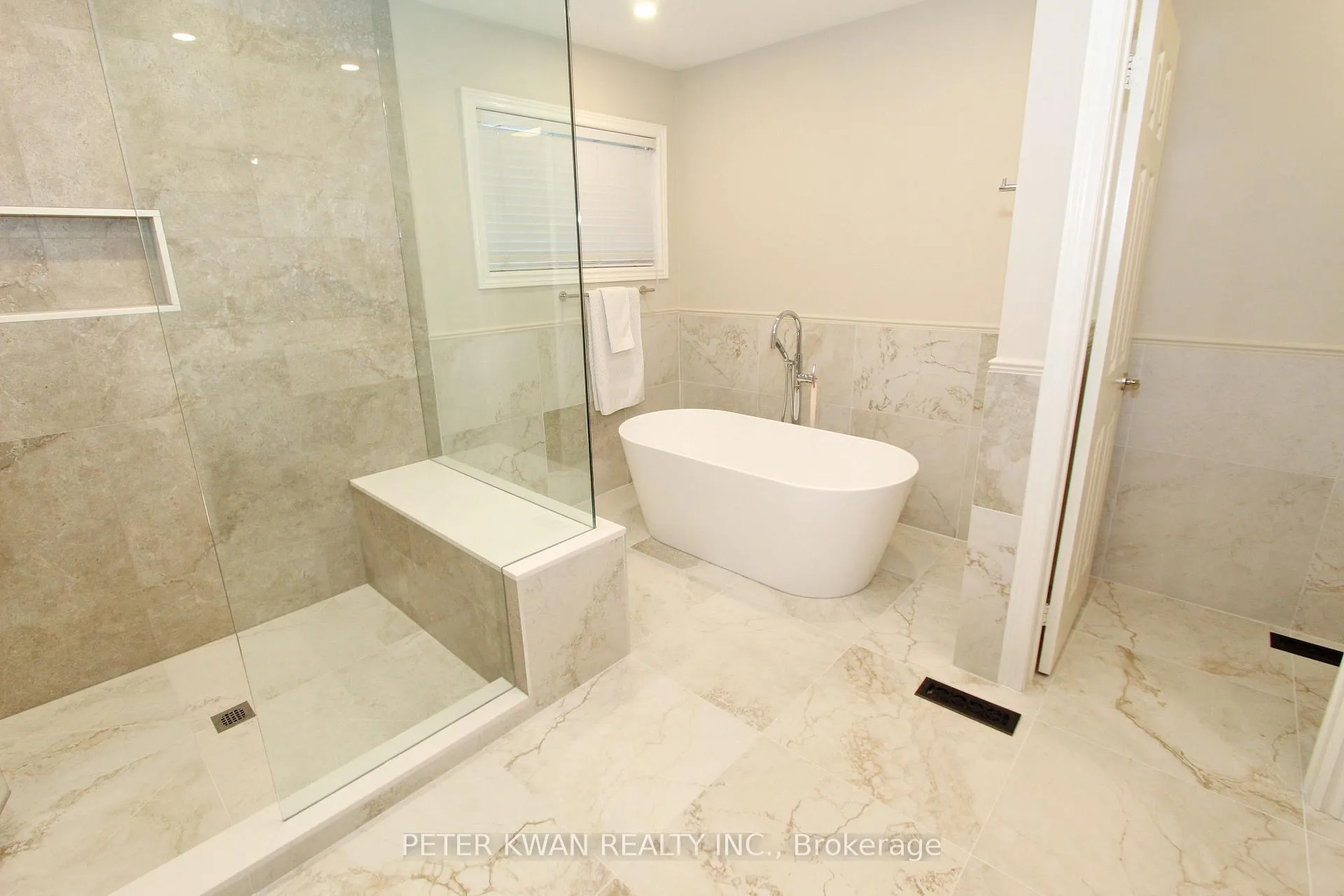 Photo 19 of 19 Seabreeze Avenue, Vaughan, Patterson — HOMEH