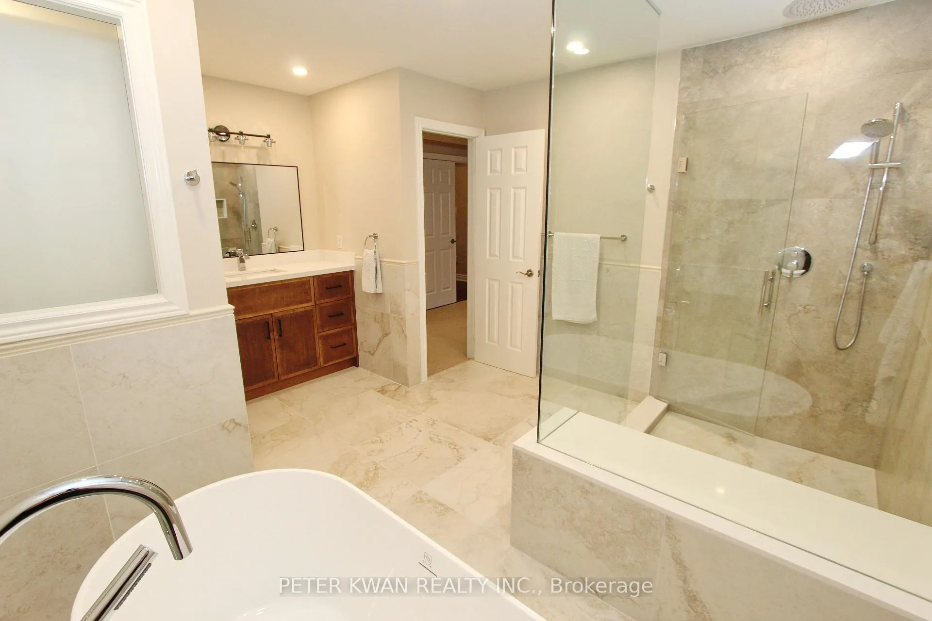 Photo 21 of 19 Seabreeze Avenue, Vaughan, Patterson — HOMEH