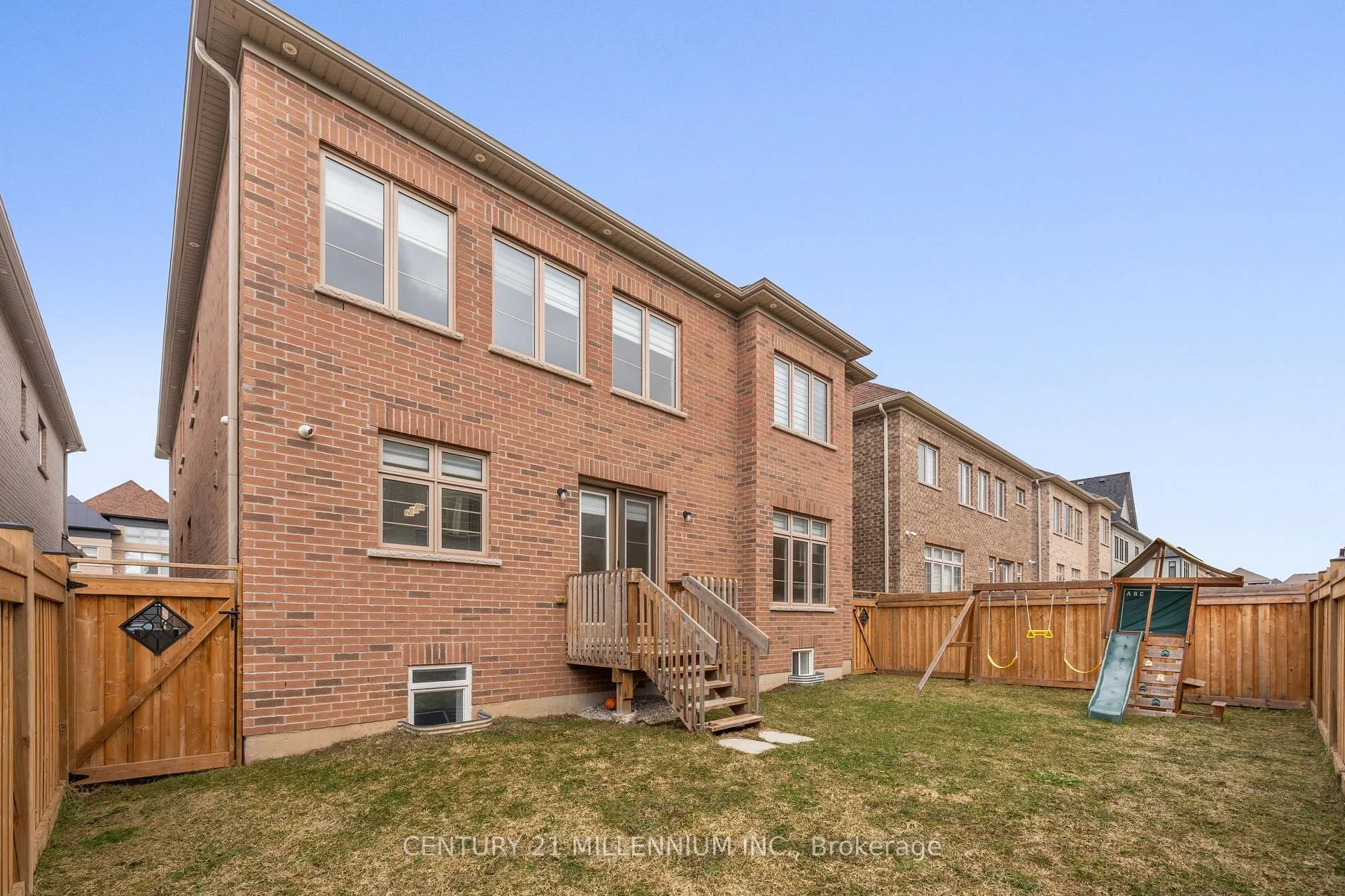 Photo 47 of 29 Midmorning Road S, Brampton, Credit Valley — HOMEH