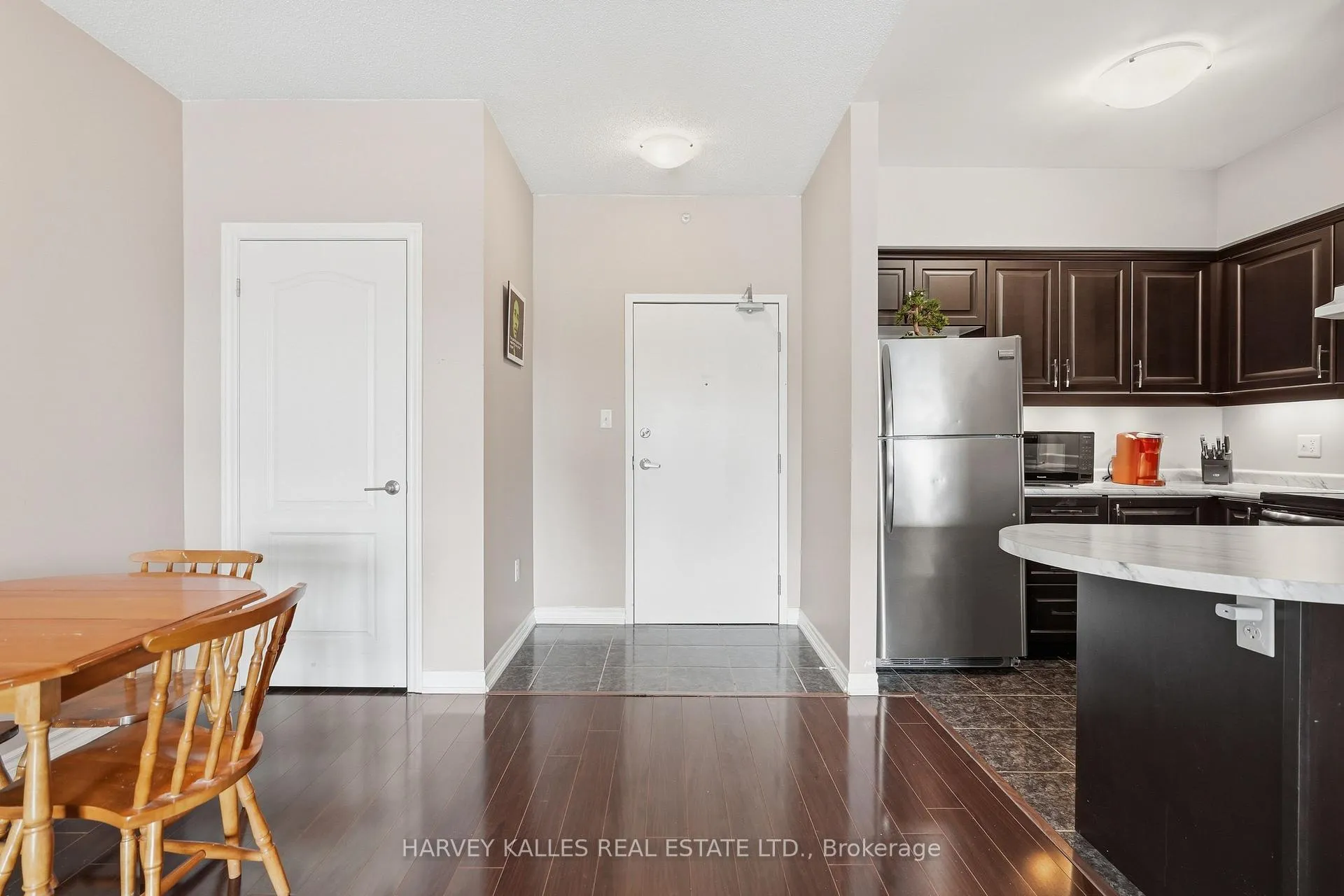 Photo 4 of Unit 303, 45 Ferndale Drive, Barrie, Ardagh — HOMEH