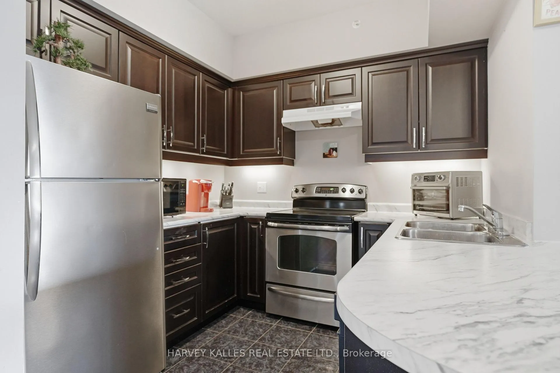 Photo 12 of Unit 303, 45 Ferndale Drive, Barrie, Ardagh — HOMEH