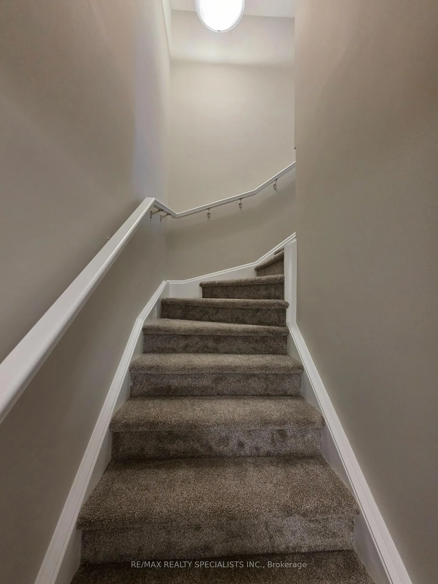 Photo 8 of 81 Thatcher Drive, Guelph, Kortright East — HOMEH