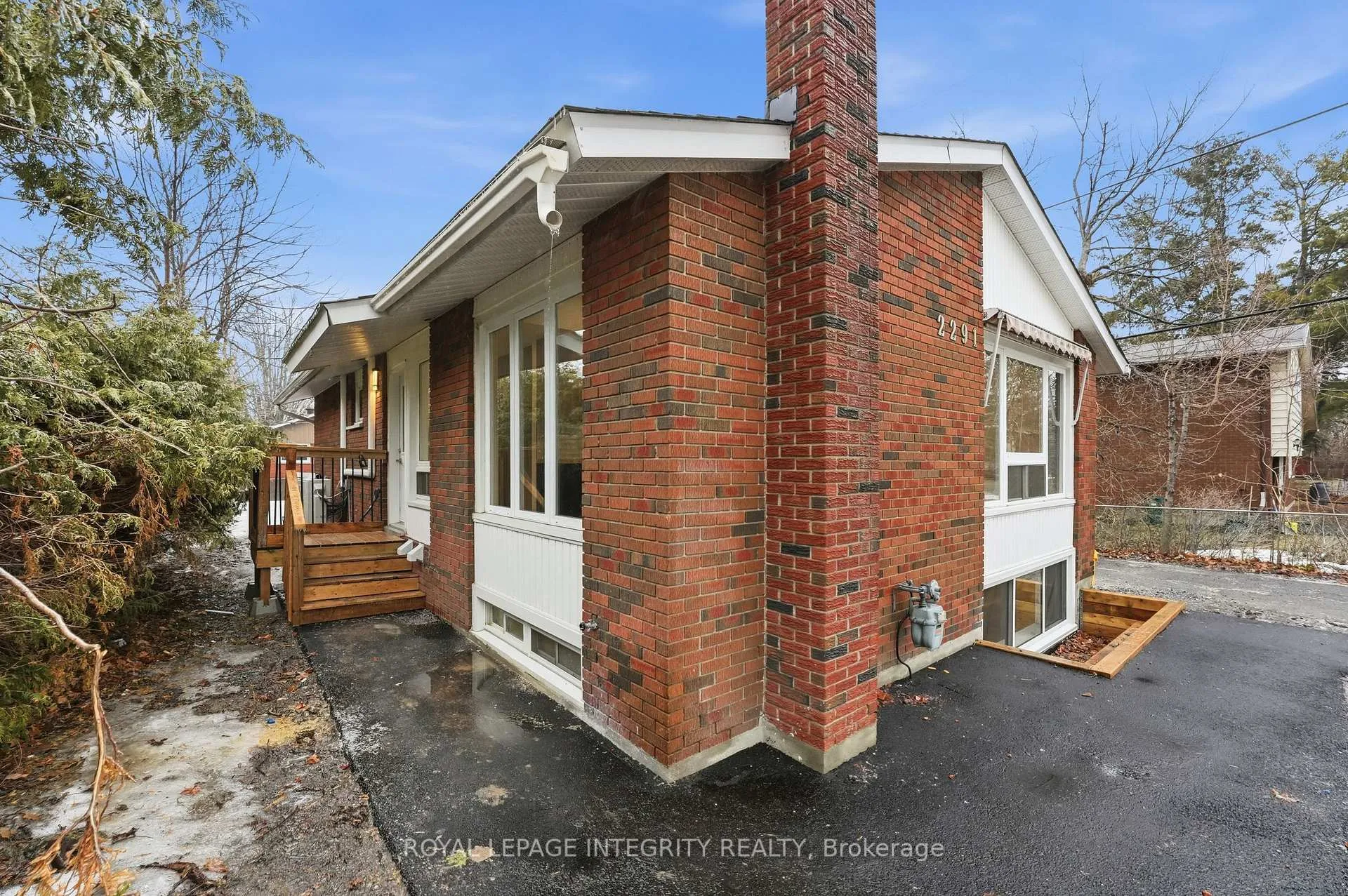 Photo 2 of Unit A, 2291 Badger Crescent, Ottawa, Queensway Terrace South/Ridgeview — HOMEH