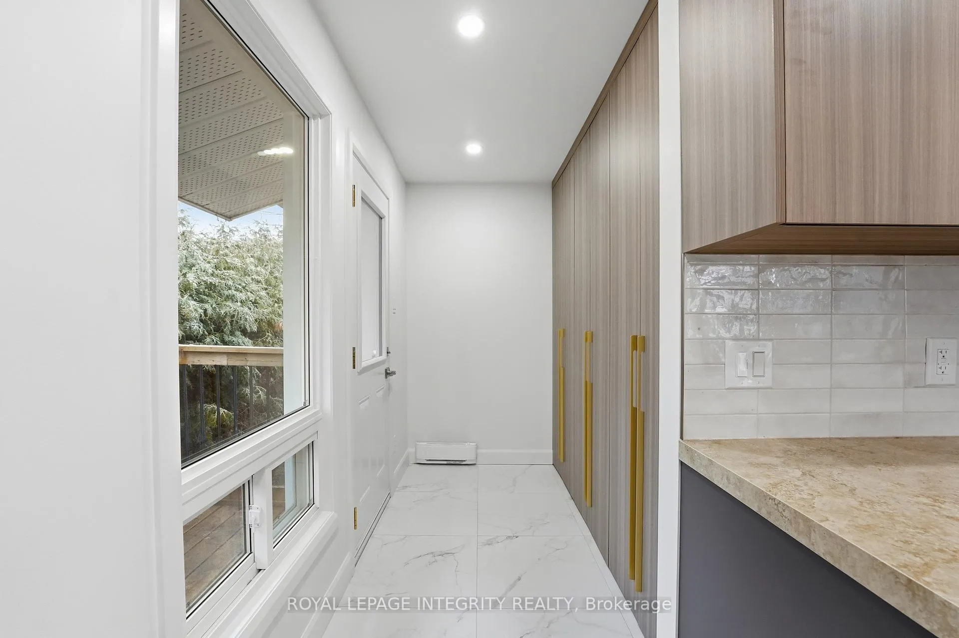Photo 3 of Unit A, 2291 Badger Crescent, Ottawa, Queensway Terrace South/Ridgeview — HOMEH