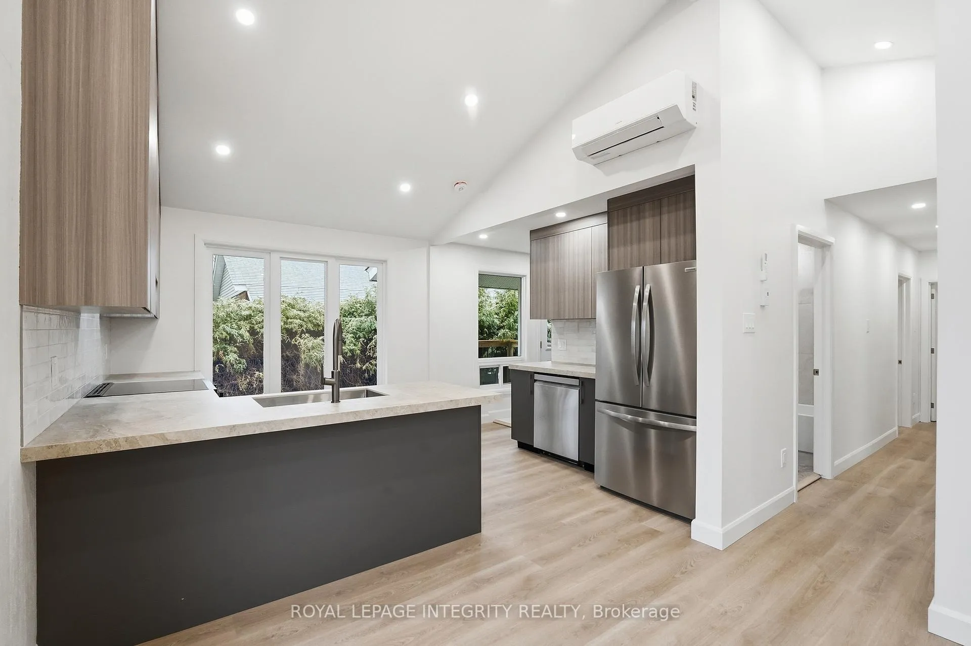 Photo 4 of Unit A, 2291 Badger Crescent, Ottawa, Queensway Terrace South/Ridgeview — HOMEH