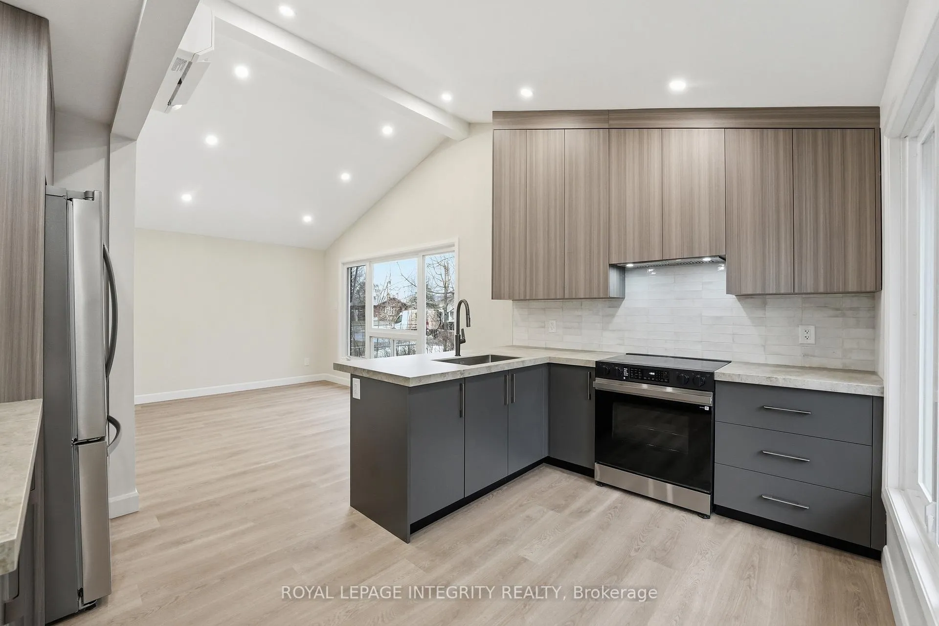 Photo 6 of Unit A, 2291 Badger Crescent, Ottawa, Queensway Terrace South/Ridgeview — HOMEH
