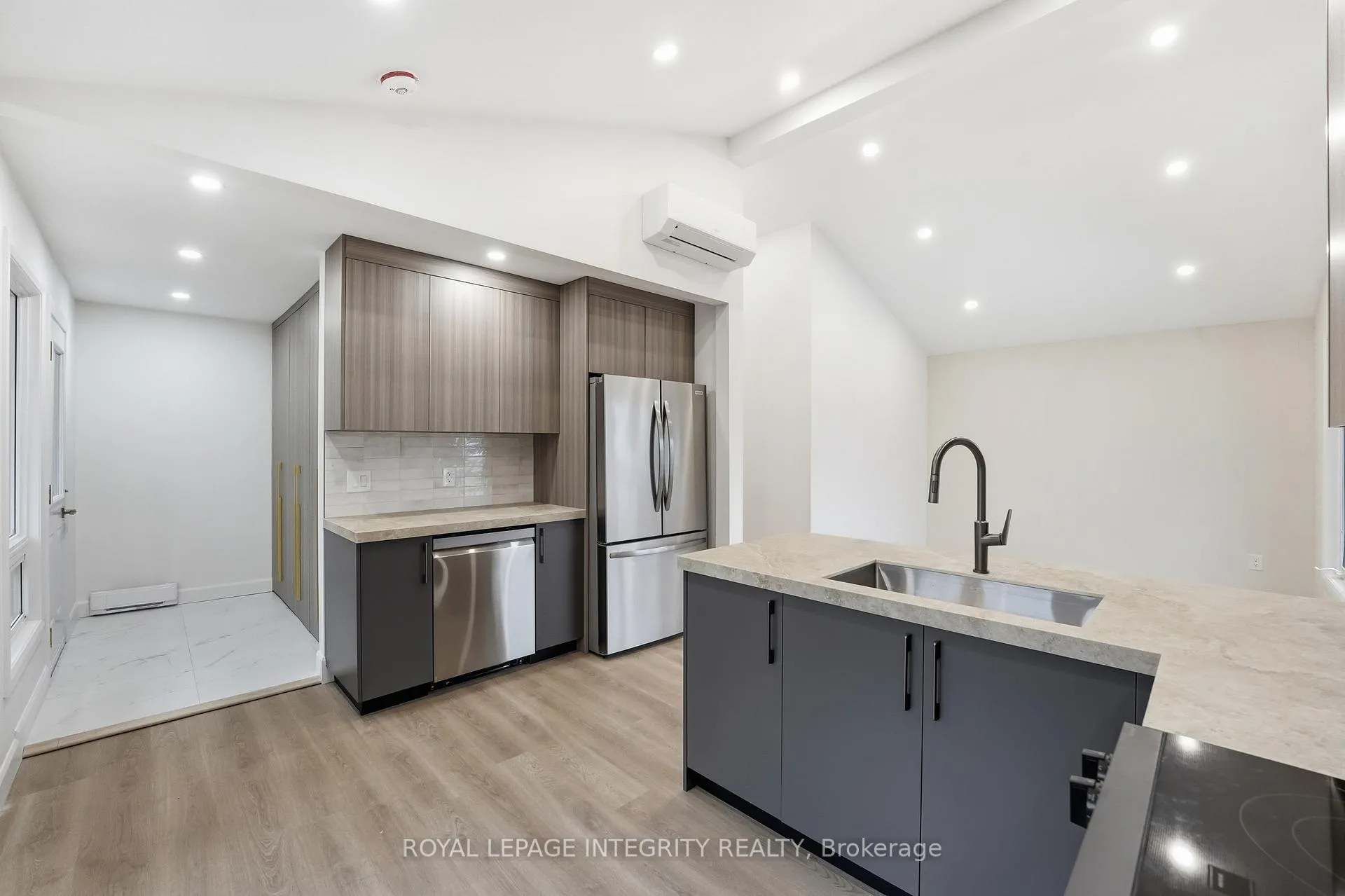 Photo 8 of Unit A, 2291 Badger Crescent, Ottawa, Queensway Terrace South/Ridgeview — HOMEH