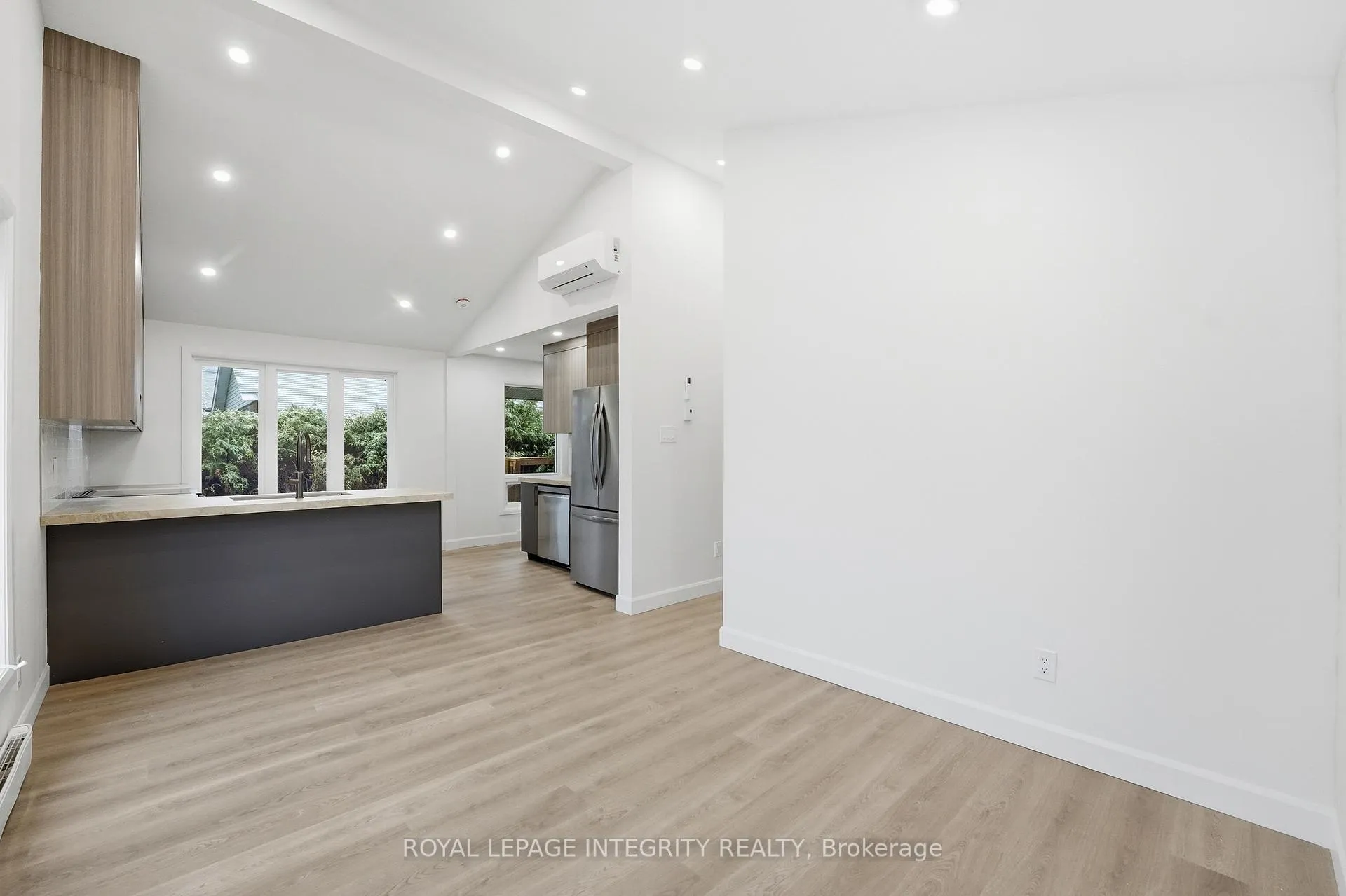 Photo 10 of Unit A, 2291 Badger Crescent, Ottawa, Queensway Terrace South/Ridgeview — HOMEH