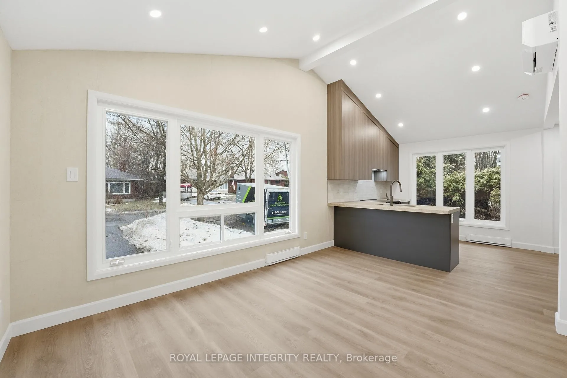 Photo 11 of Unit A, 2291 Badger Crescent, Ottawa, Queensway Terrace South/Ridgeview — HOMEH