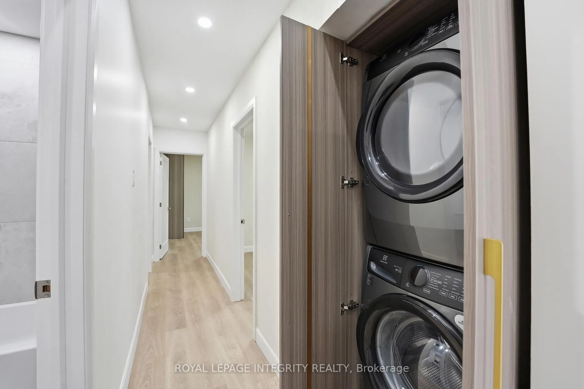 Photo 22 of Unit A, 2291 Badger Crescent, Ottawa, Queensway Terrace South/Ridgeview — HOMEH