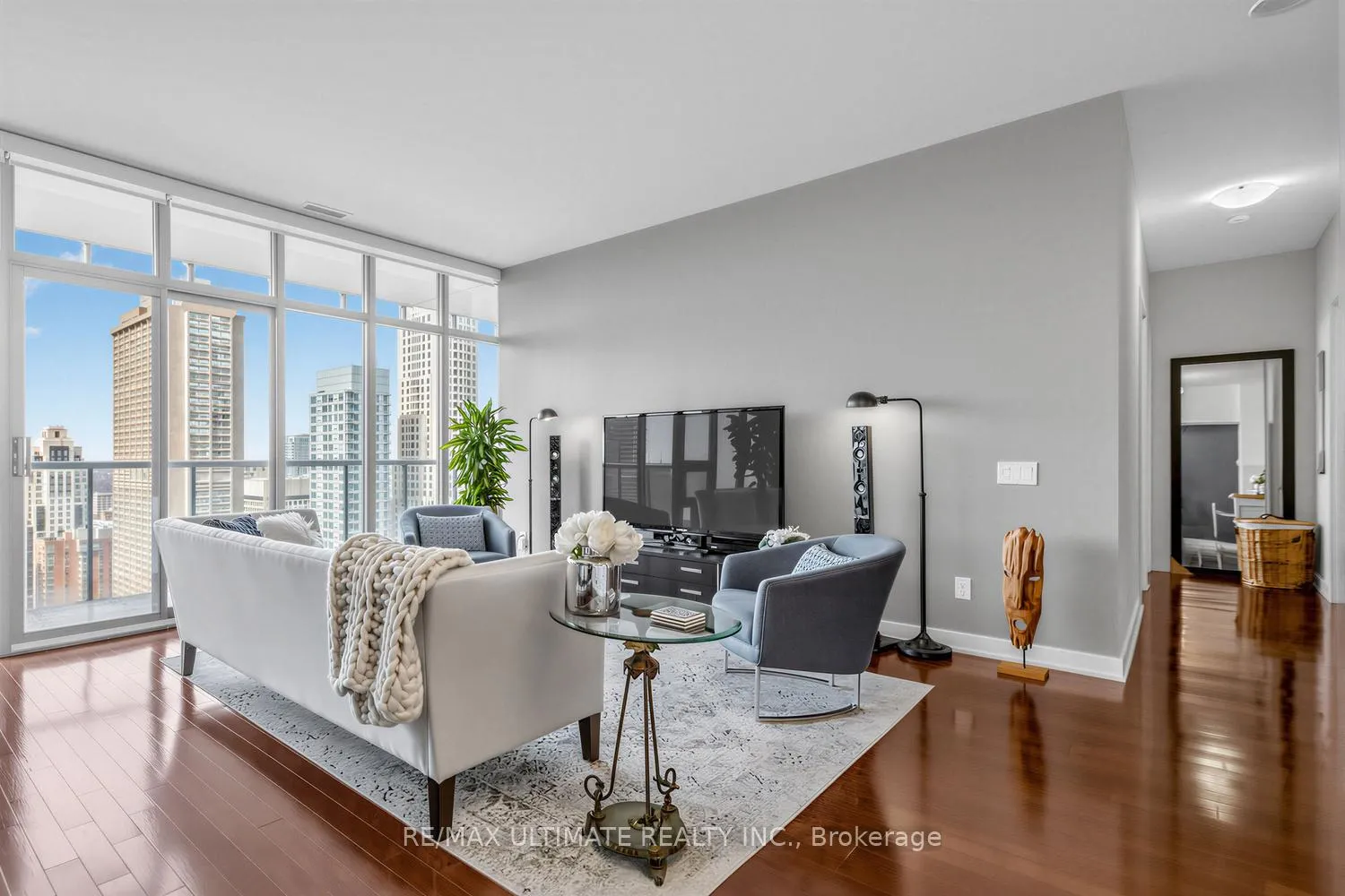 Photo 4 of Unit 3206, 33 Charles Street E, Toronto, Church-Yonge Corridor — HOMEH