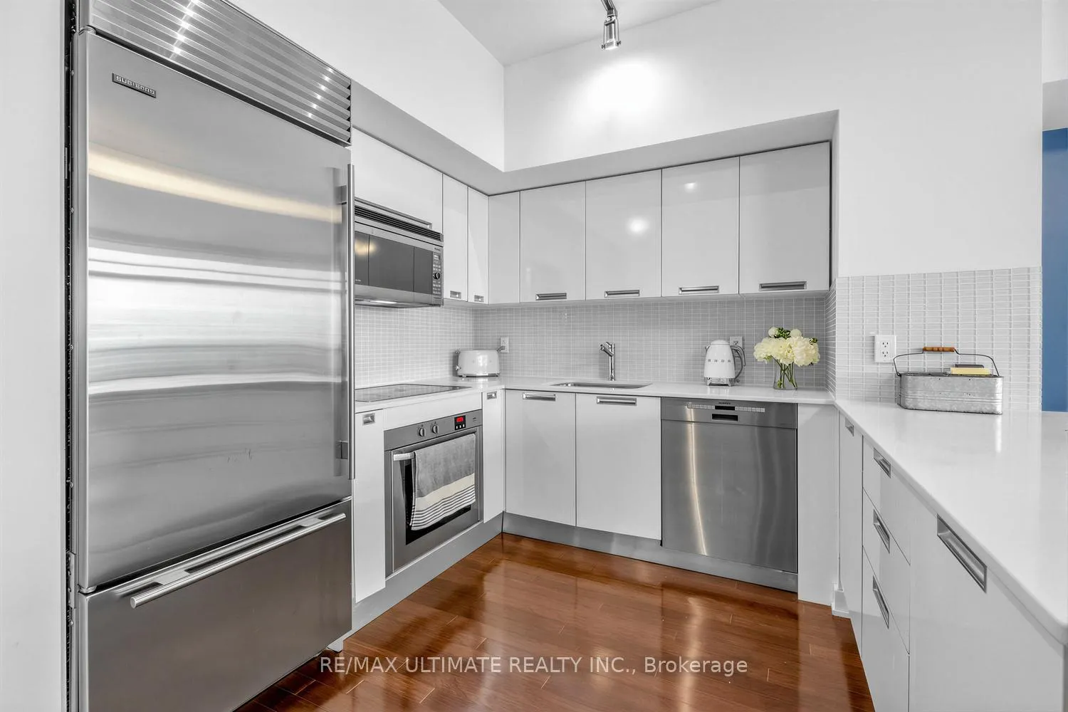 Photo 5 of Unit 3206, 33 Charles Street E, Toronto, Church-Yonge Corridor — HOMEH