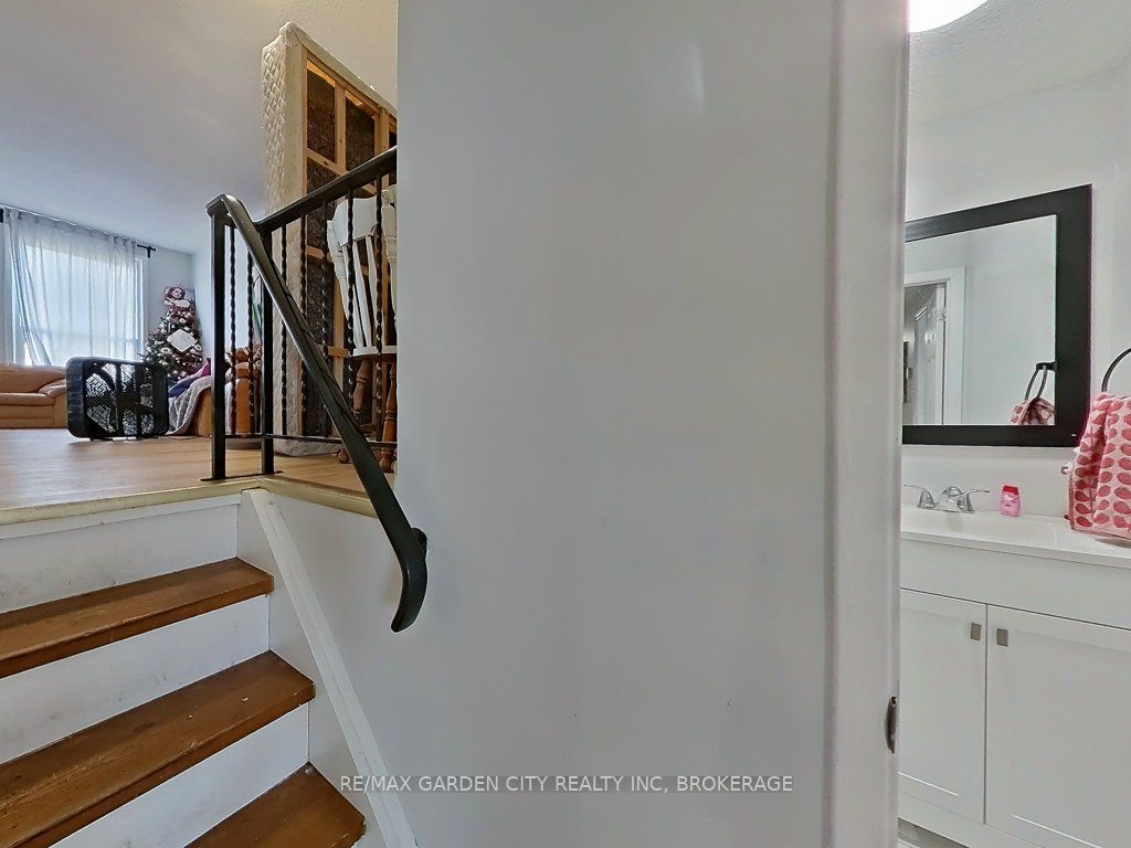 Photo 15 of 105 Tupper Drive, Thorold, Confederation Heights — HOMEH
