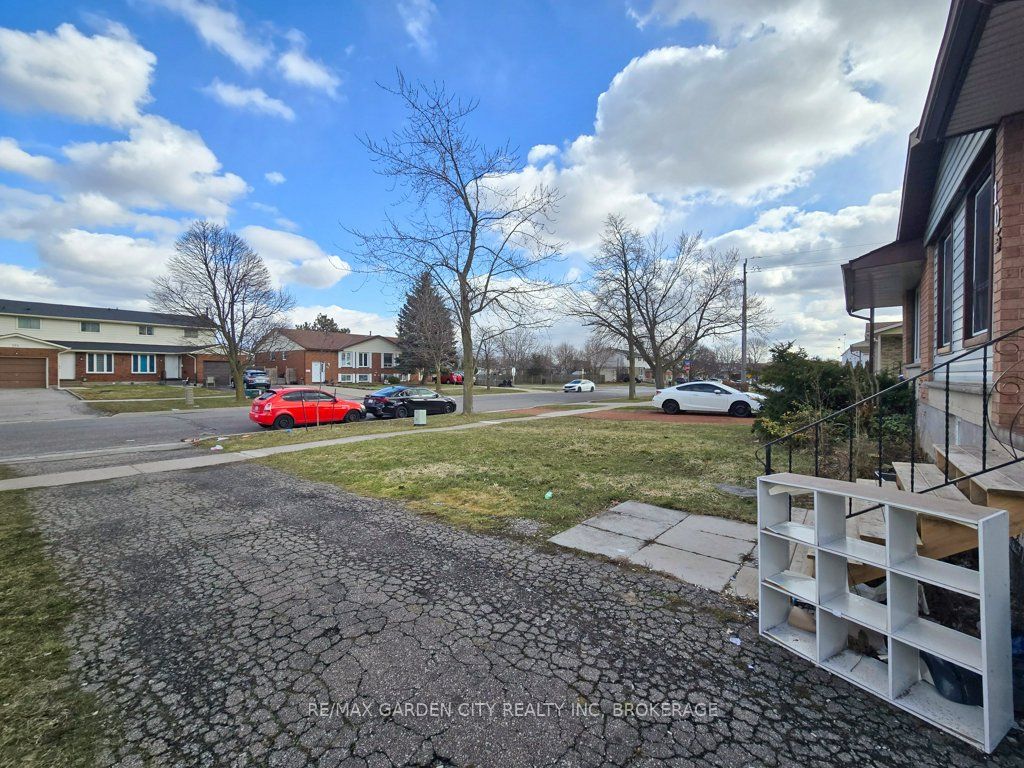Photo 4 of 105 Tupper Drive, Thorold, Confederation Heights — HOMEH