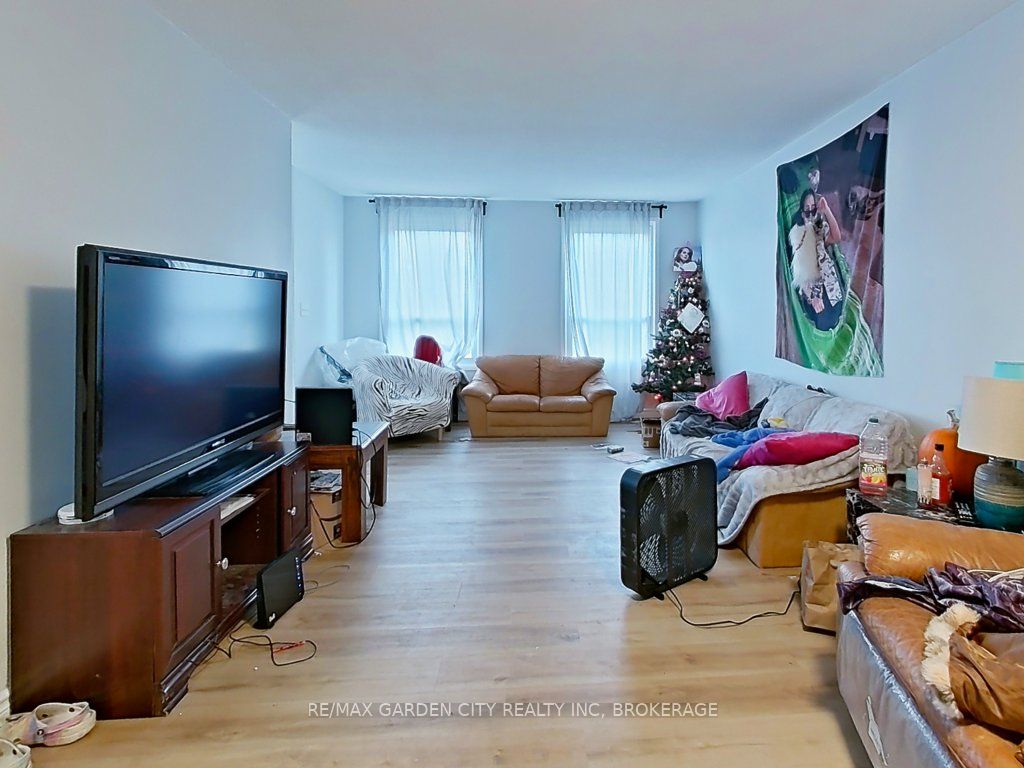 Photo 6 of 105 Tupper Drive, Thorold, Confederation Heights — HOMEH