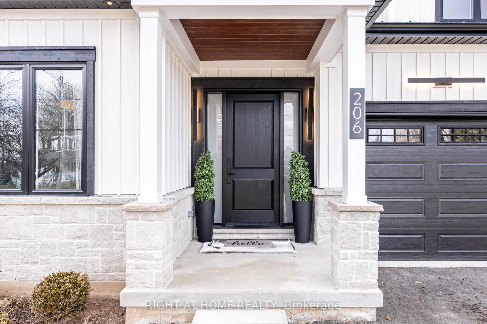 Photo 3 of 206 Elmwood Crescent, Milton, Old Milton — HOMEH