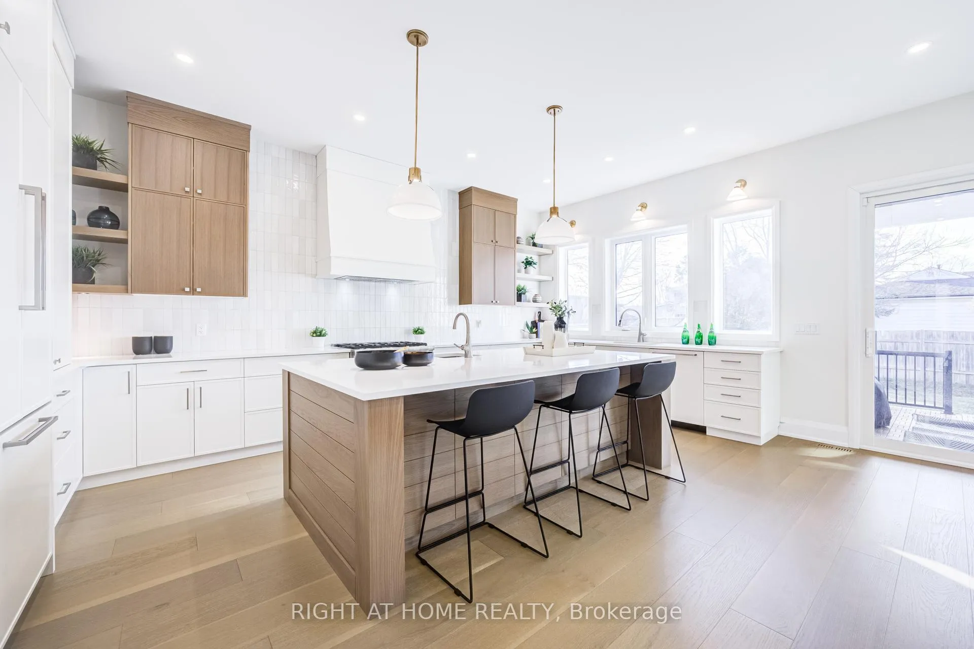 Photo 8 of 206 Elmwood Crescent, Milton, Old Milton — HOMEH
