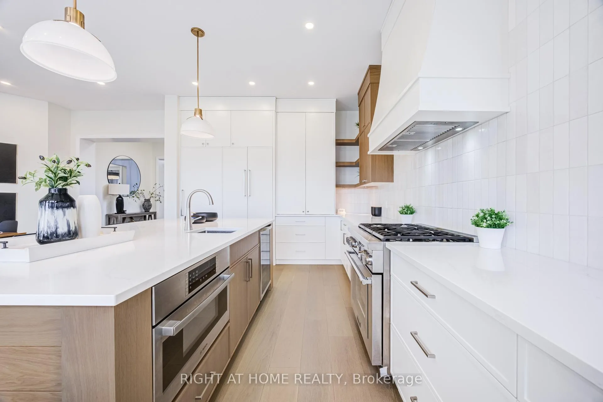Photo 13 of 206 Elmwood Crescent, Milton, Old Milton — HOMEH