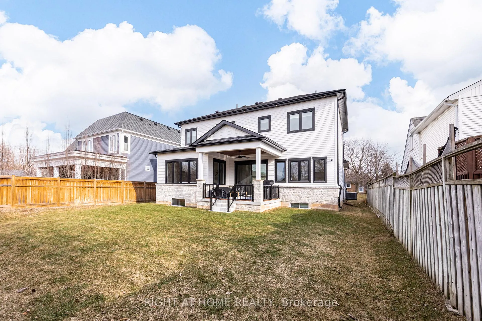 Photo 38 of 206 Elmwood Crescent, Milton, Old Milton — HOMEH