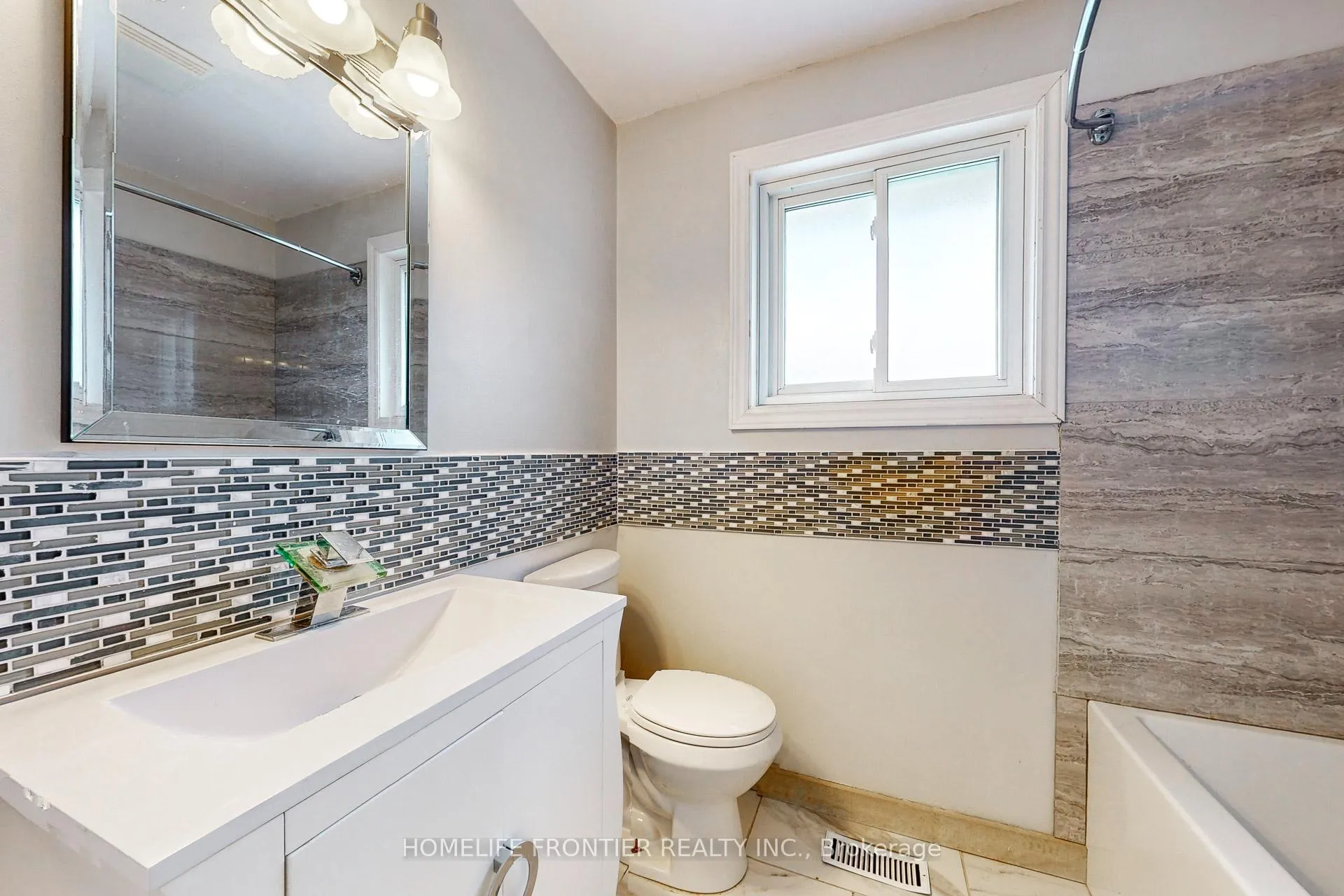 Photo 10 of 267 Grove Street E, Barrie, Wellington — HOMEH