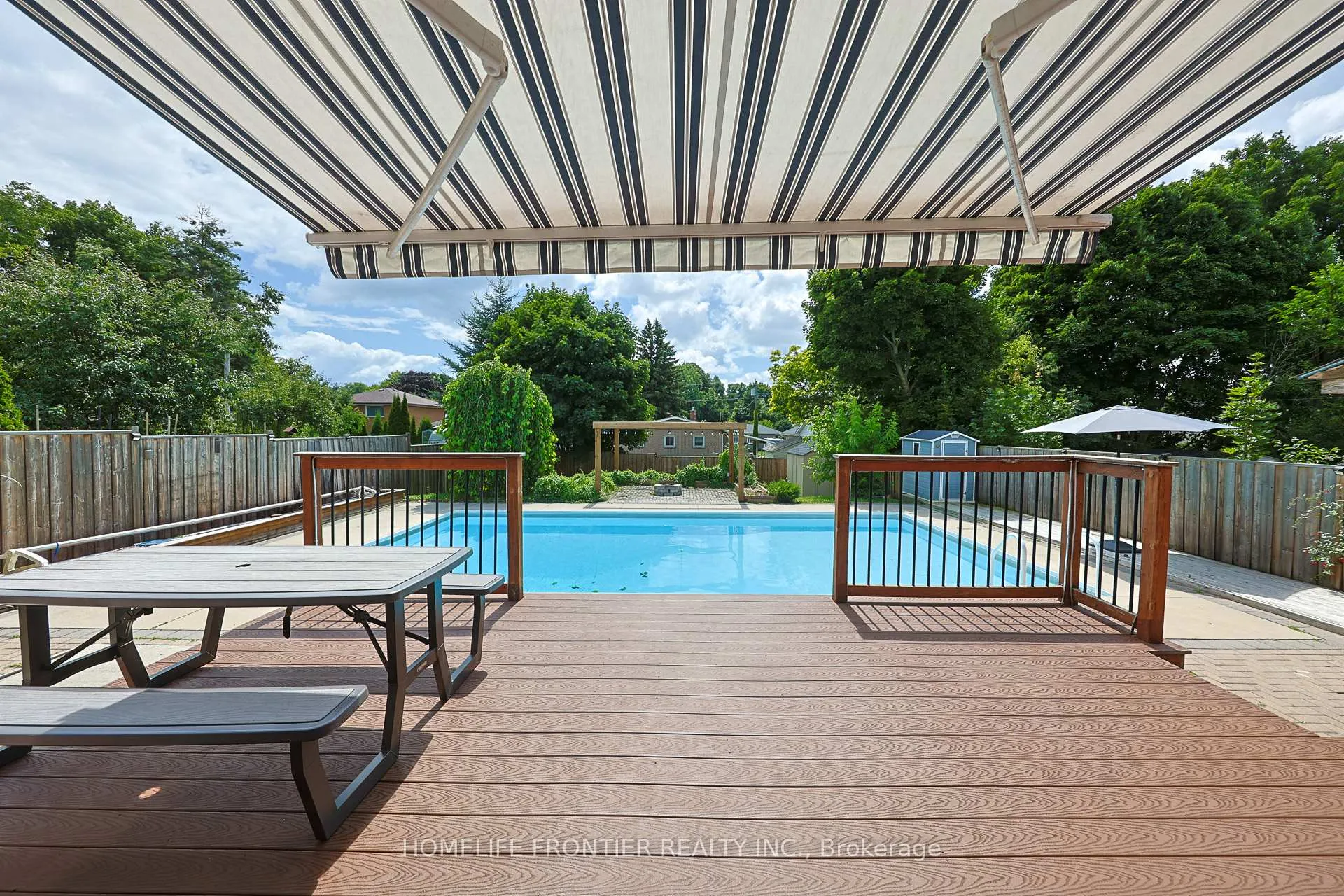 Photo 16 of 267 Grove Street E, Barrie, Wellington — HOMEH