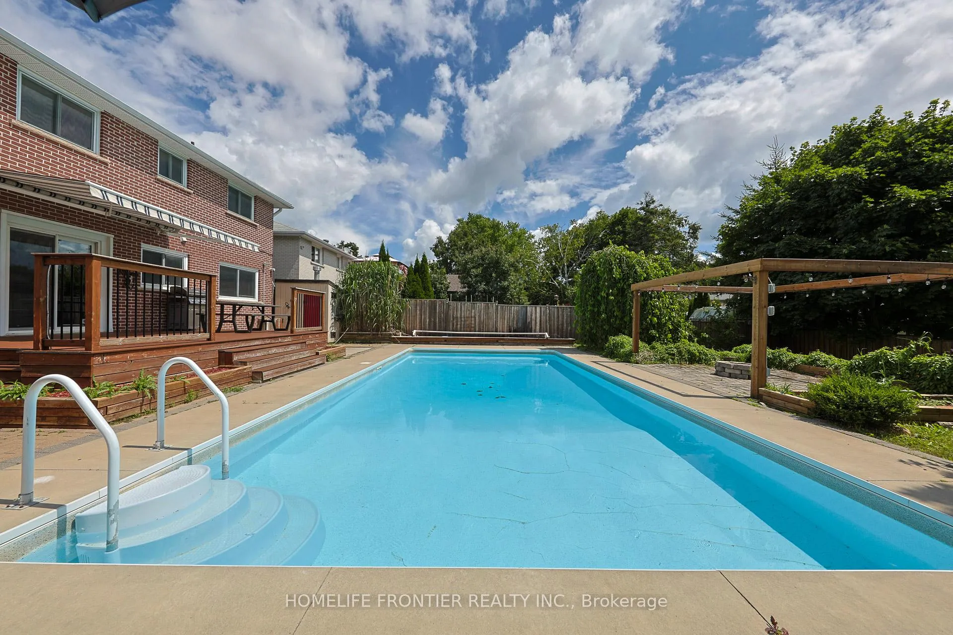 Photo 18 of 267 Grove Street E, Barrie, Wellington — HOMEH
