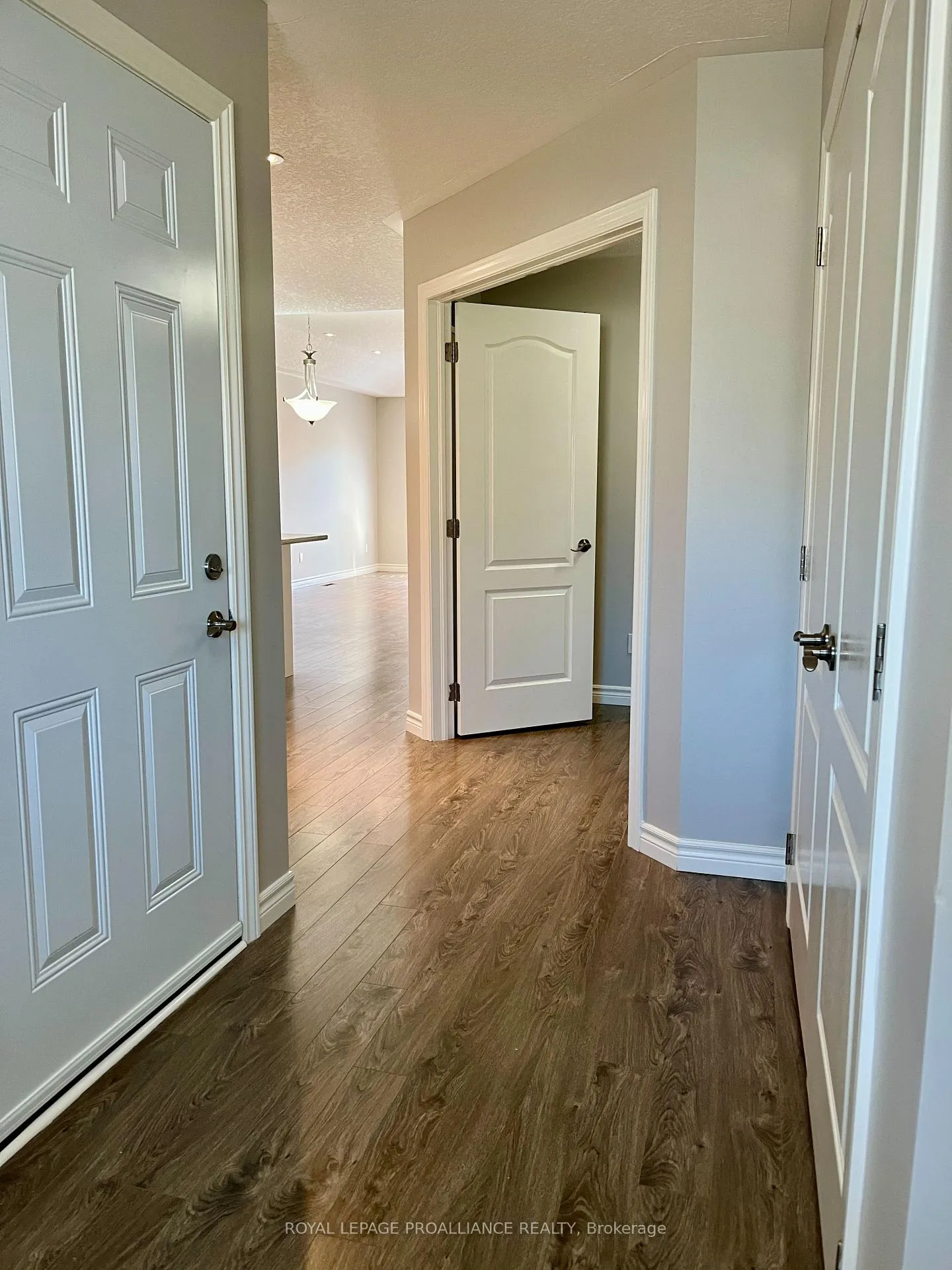 Photo 5 of 71 Dorchester Drive, Prince Edward County, Wellington — HOMEH