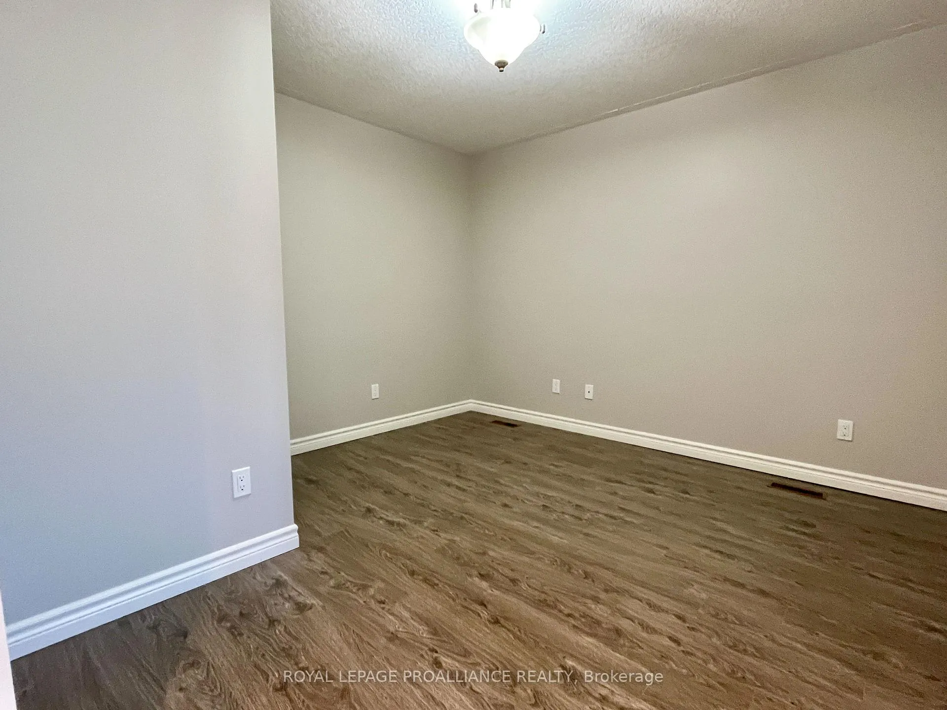 Photo 7 of 71 Dorchester Drive, Prince Edward County, Wellington — HOMEH