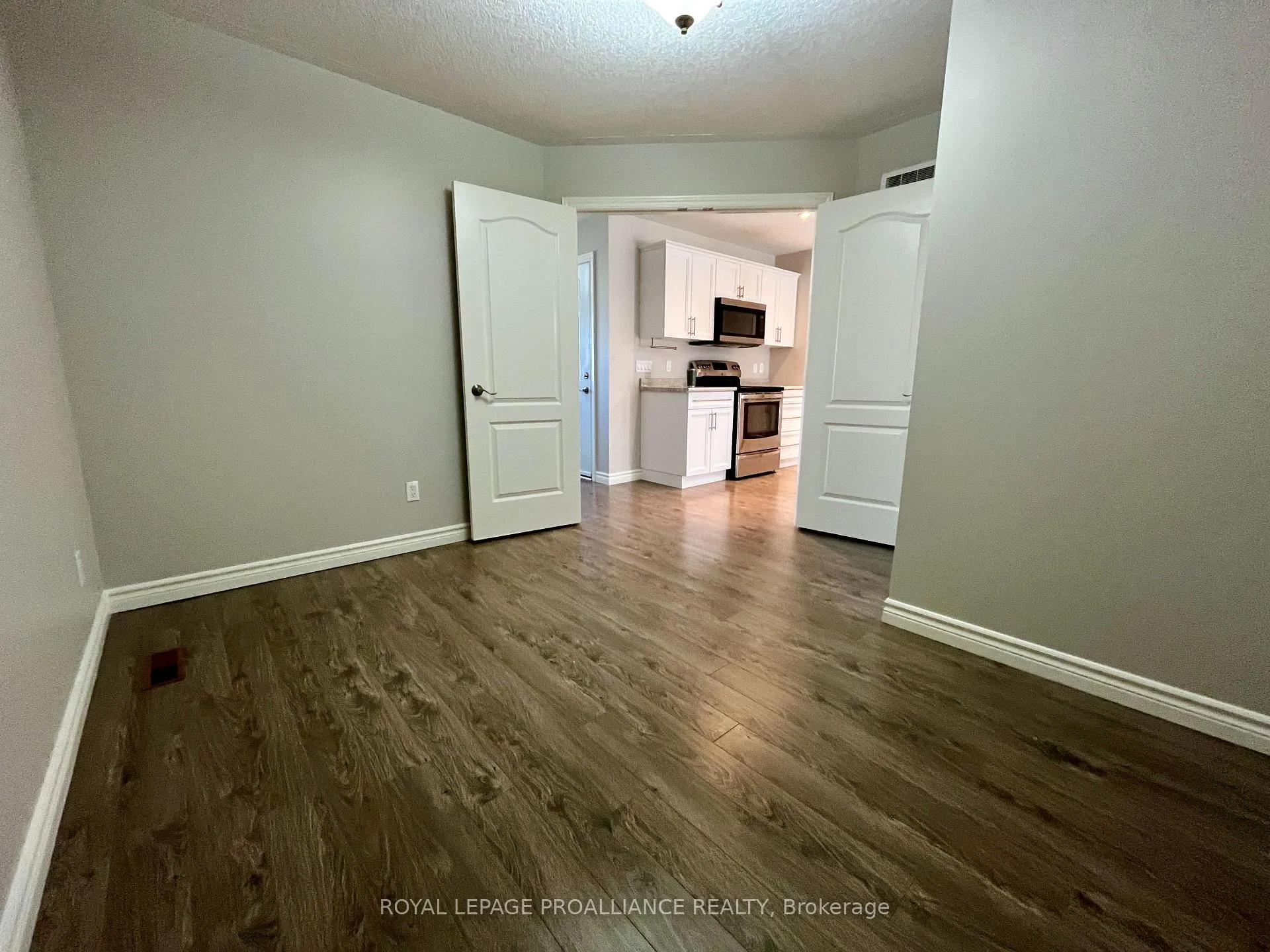 Photo 8 of 71 Dorchester Drive, Prince Edward County, Wellington — HOMEH