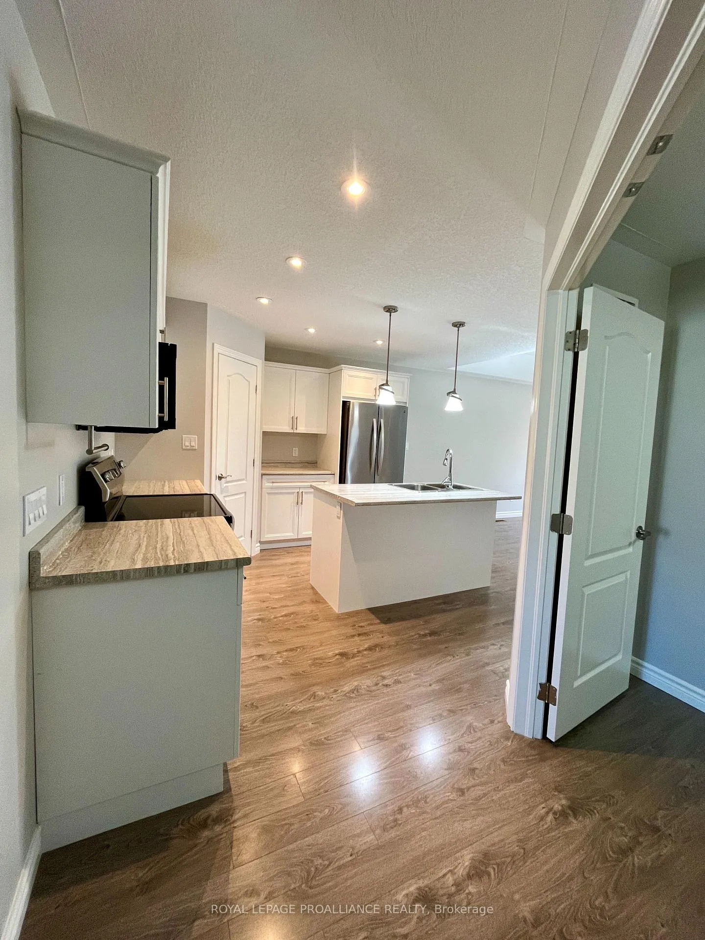 Photo 9 of 71 Dorchester Drive, Prince Edward County, Wellington — HOMEH