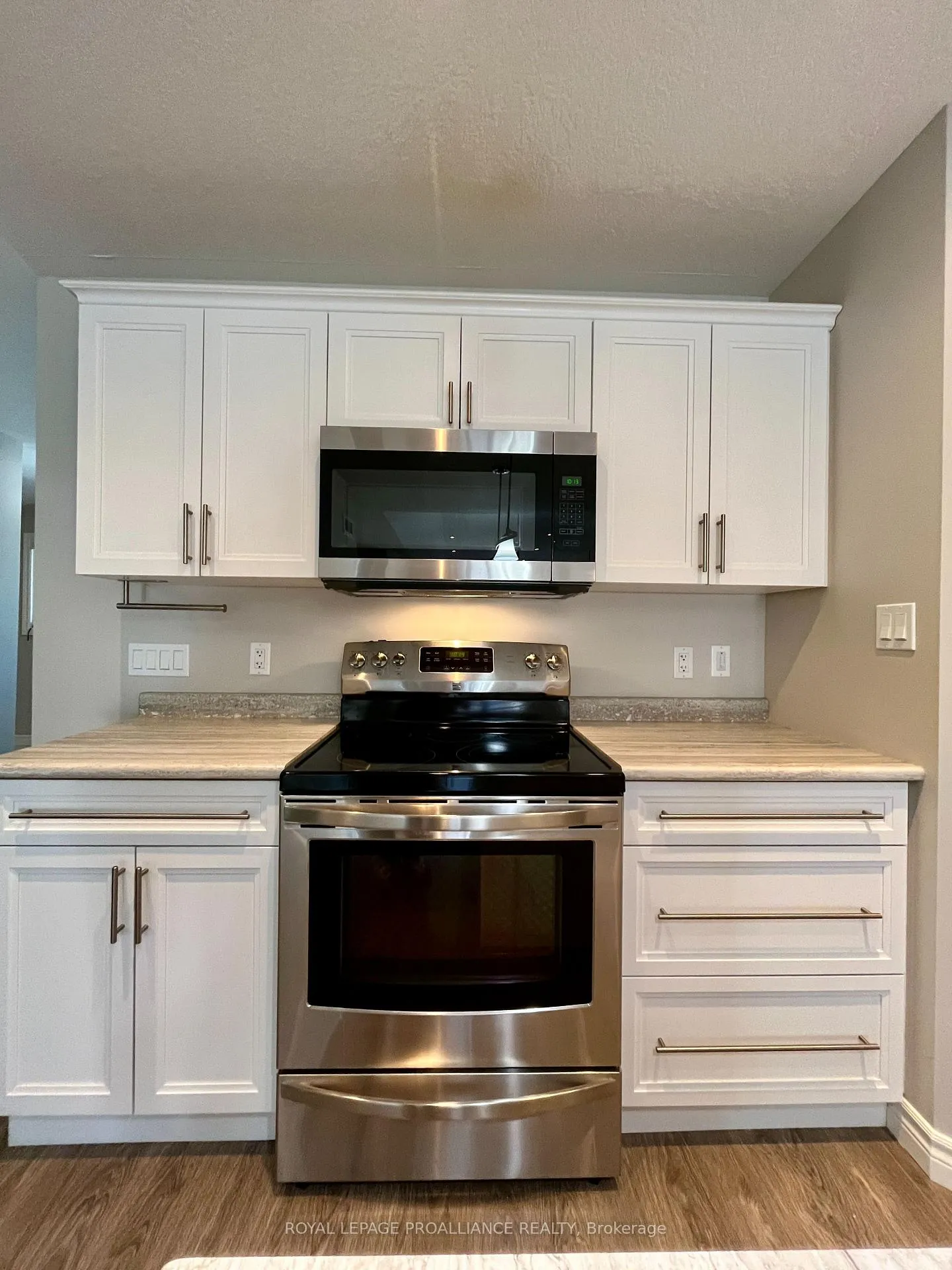 Photo 12 of 71 Dorchester Drive, Prince Edward County, Wellington — HOMEH