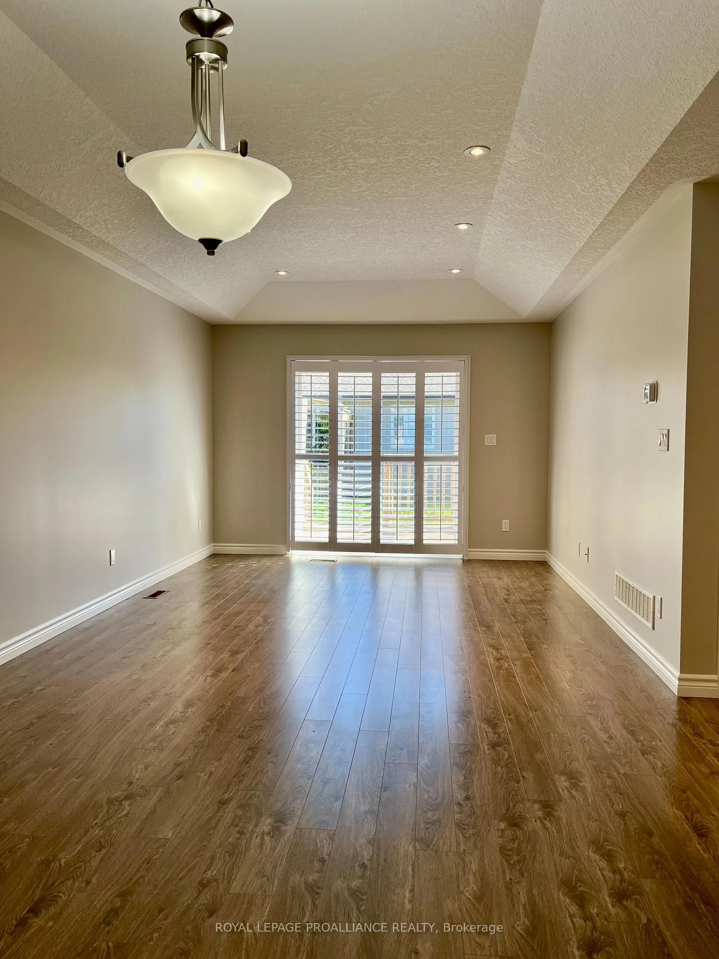 Photo 14 of 71 Dorchester Drive, Prince Edward County, Wellington — HOMEH