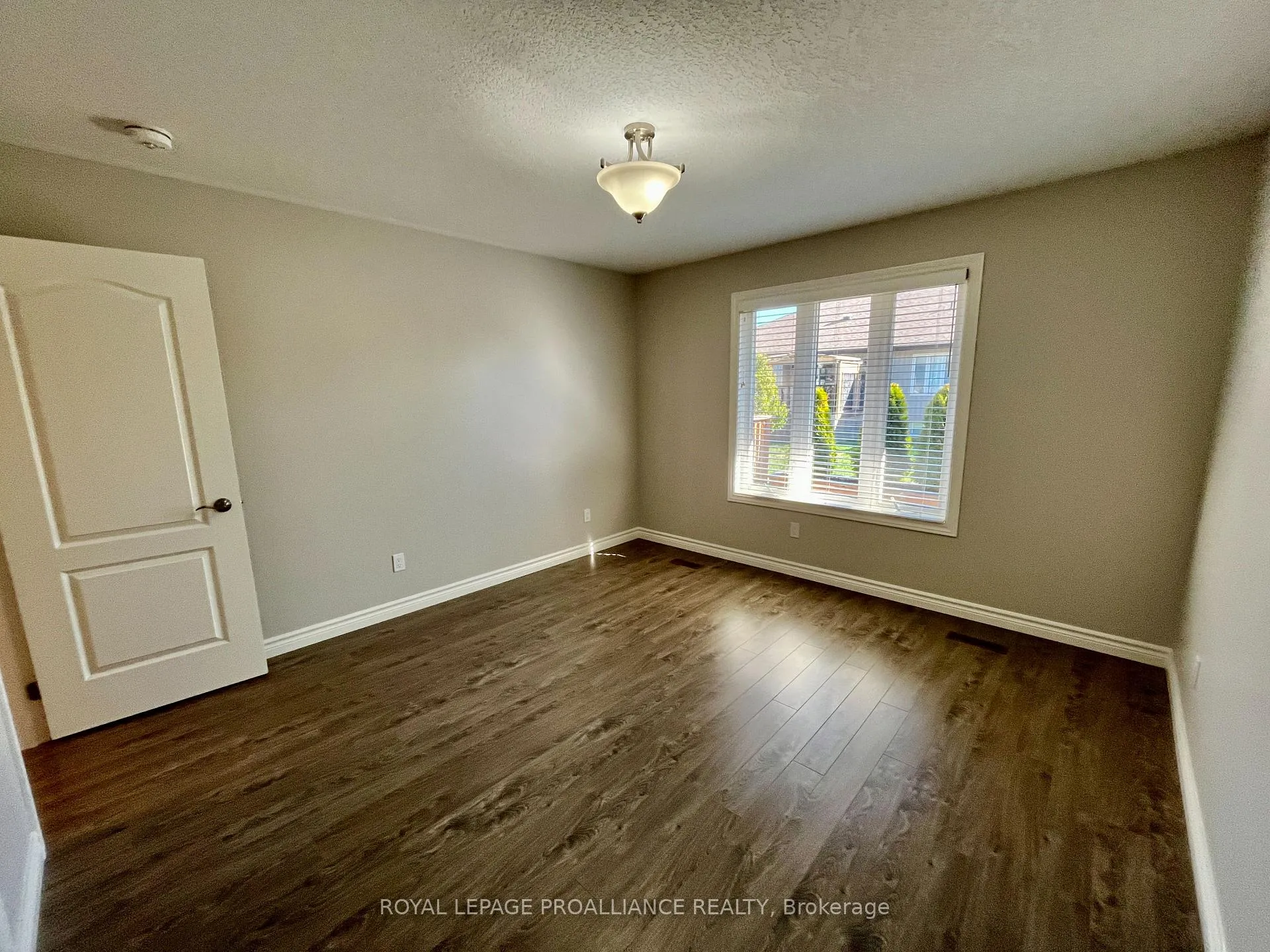 Photo 17 of 71 Dorchester Drive, Prince Edward County, Wellington — HOMEH