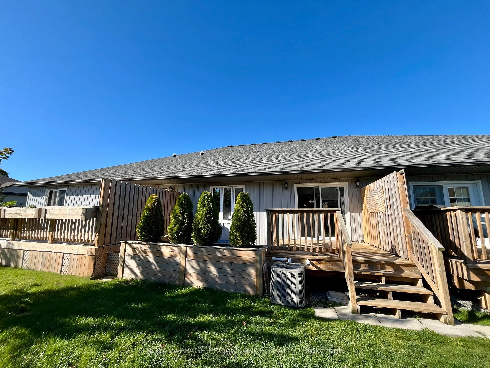 Photo 21 of 71 Dorchester Drive, Prince Edward County, Wellington — HOMEH