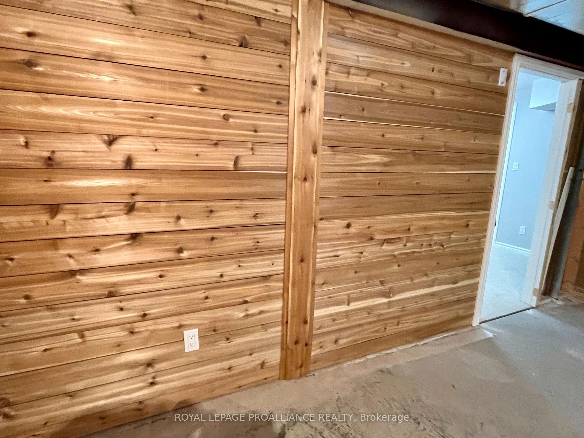 Photo 23 of 71 Dorchester Drive, Prince Edward County, Wellington — HOMEH