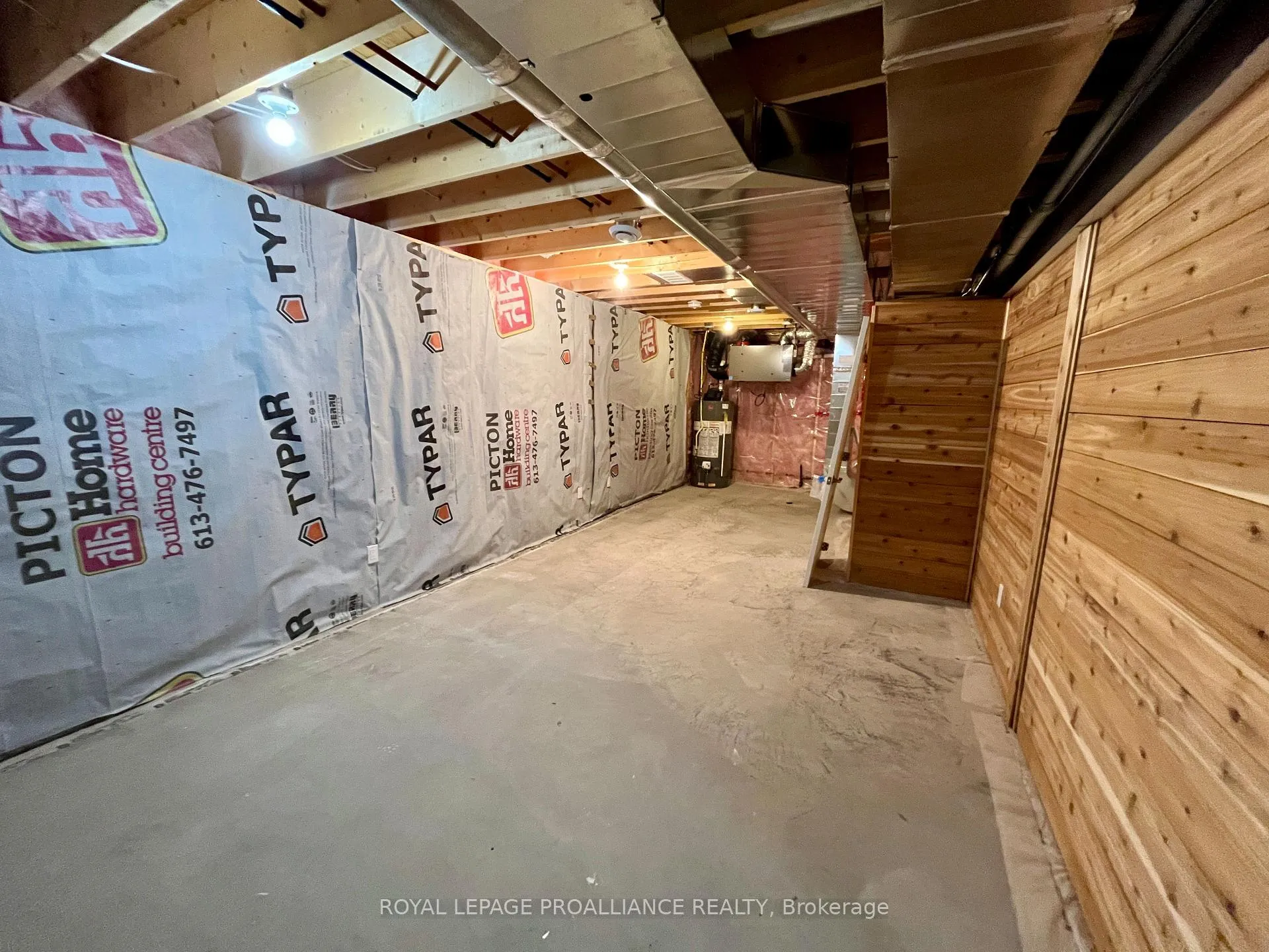 Photo 24 of 71 Dorchester Drive, Prince Edward County, Wellington — HOMEH