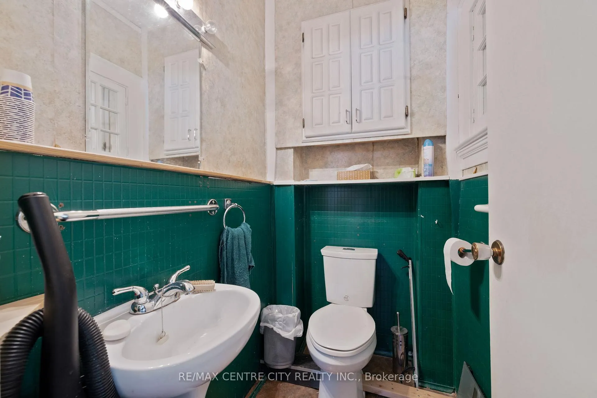 Photo 11 of 14 James Street, Strathroy-Caradoc, NW — HOMEH
