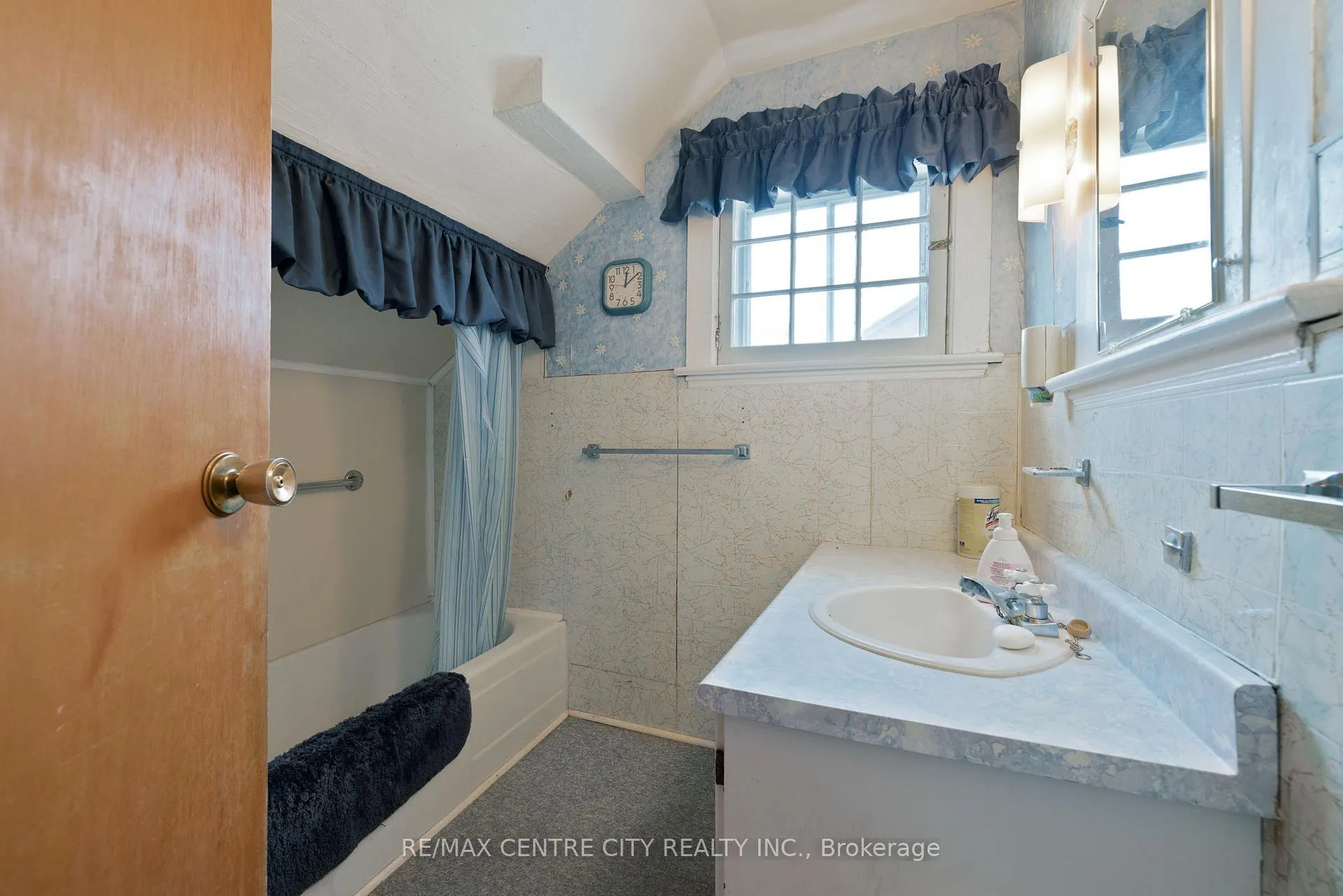 Photo 21 of 14 James Street, Strathroy-Caradoc, NW — HOMEH