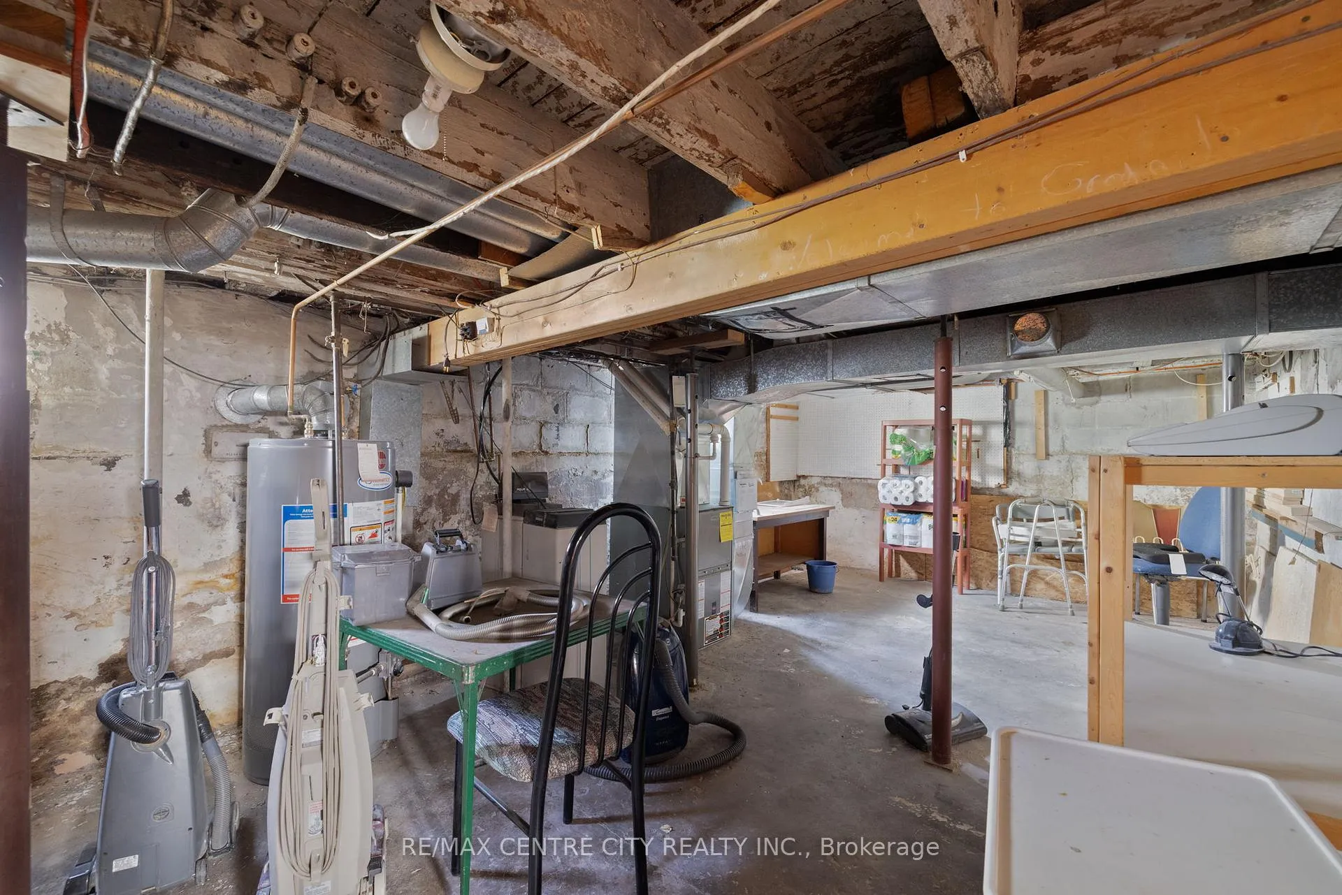 Photo 24 of 14 James Street, Strathroy-Caradoc, NW — HOMEH