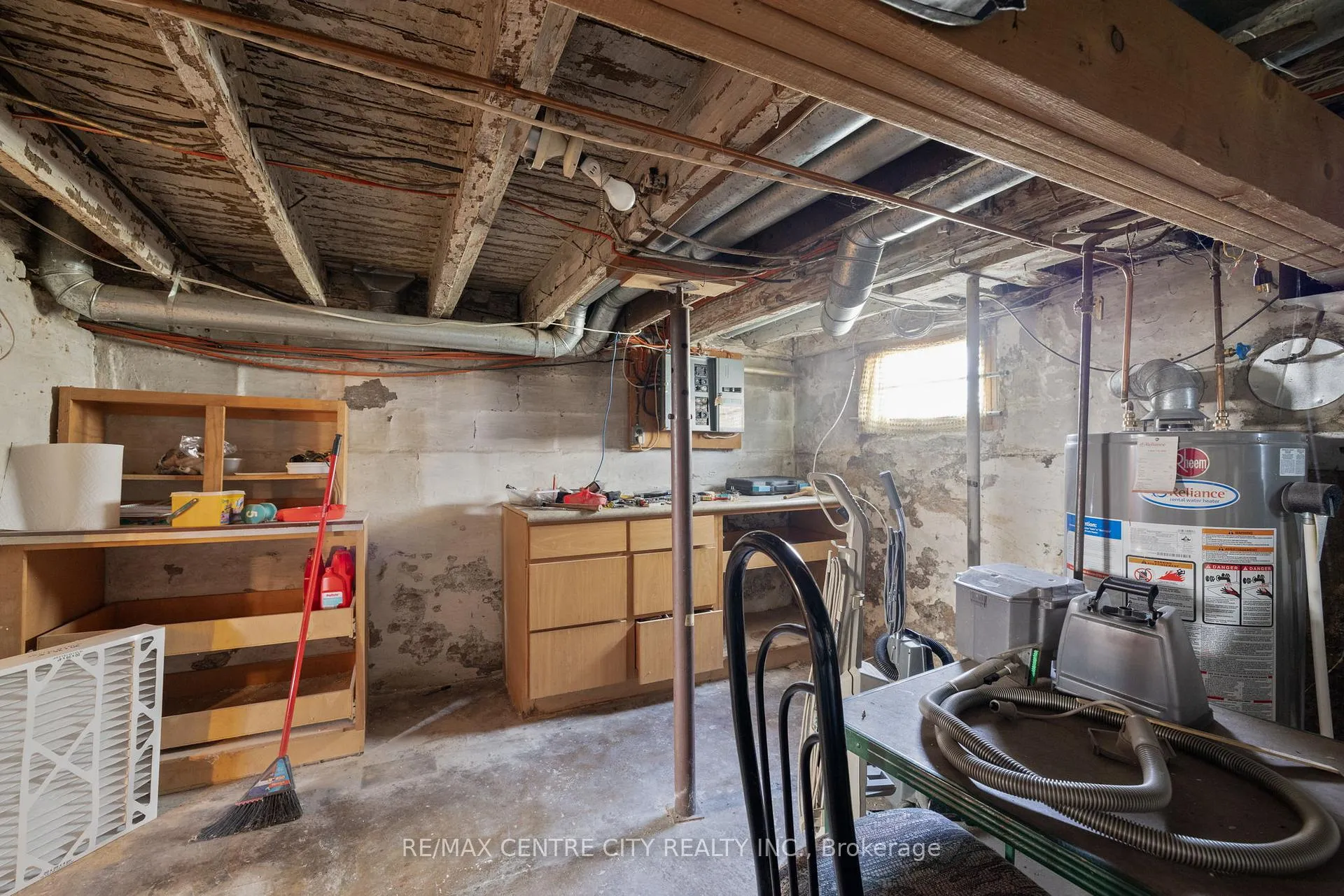Photo 25 of 14 James Street, Strathroy-Caradoc, NW — HOMEH