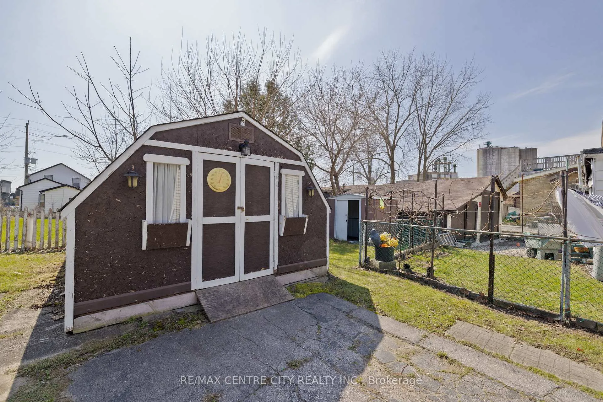 Photo 33 of 14 James Street, Strathroy-Caradoc, NW — HOMEH