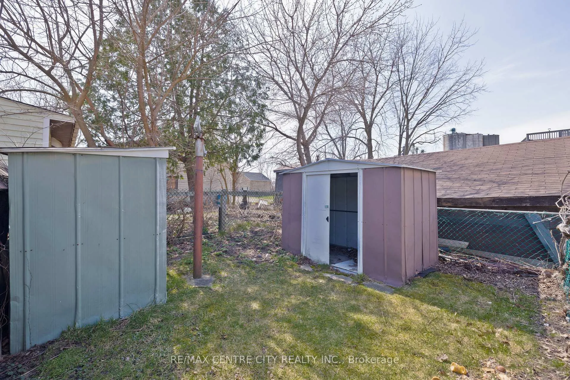Photo 34 of 14 James Street, Strathroy-Caradoc, NW — HOMEH