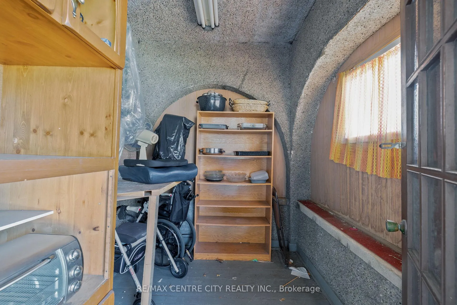 Photo 38 of 14 James Street, Strathroy-Caradoc, NW — HOMEH