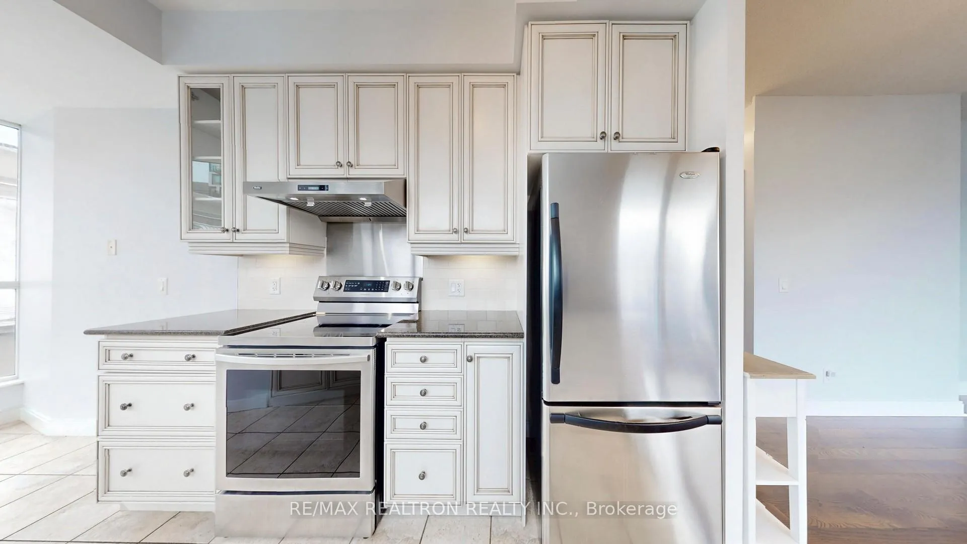 Photo 13 of Unit 709, 38 The Esplanade, Toronto, Waterfront Communities — HOMEH