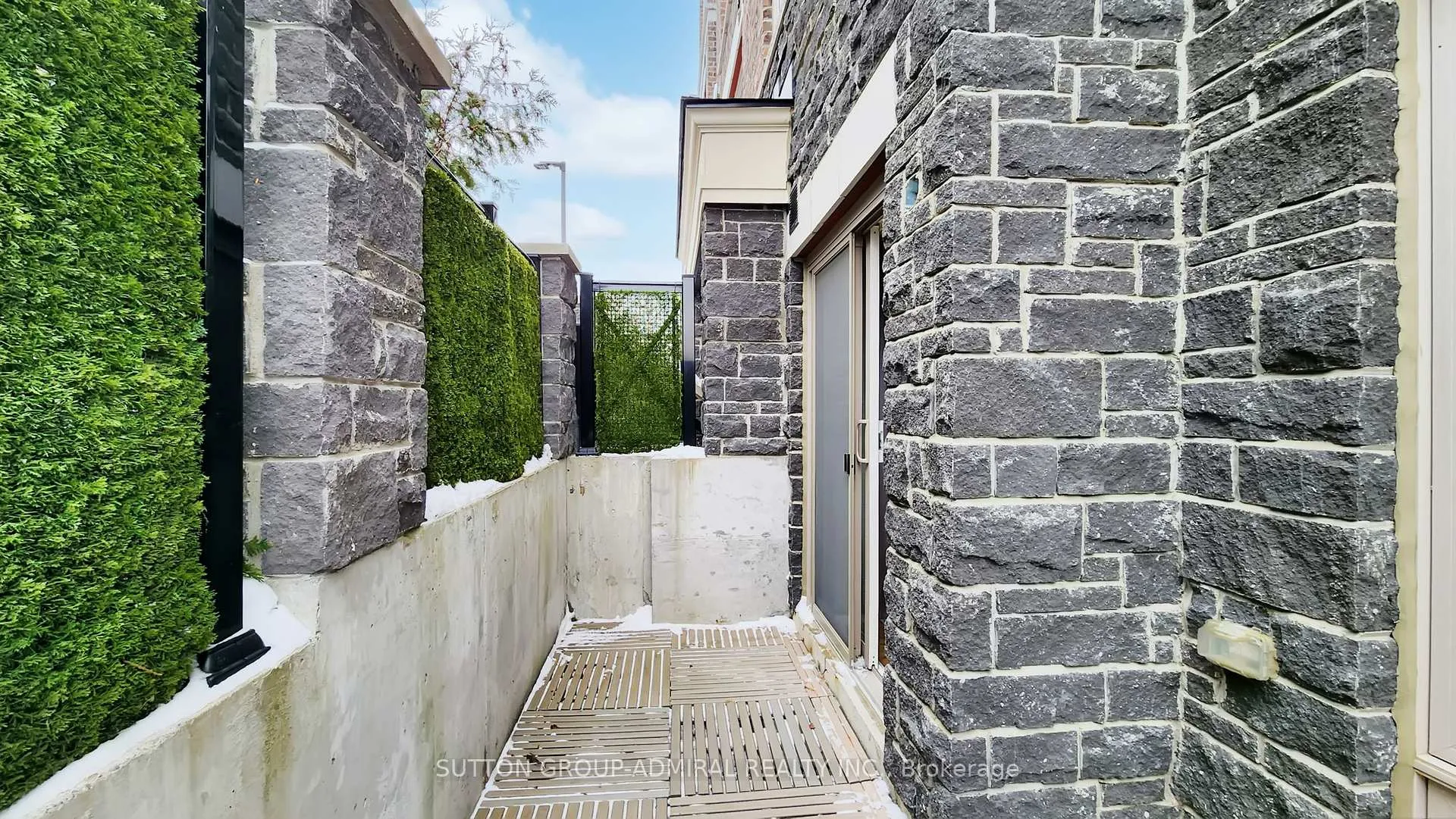 Photo 29 of Unit 2527, 30 Westmeath Lane, Markham, Cornell — HOMEH