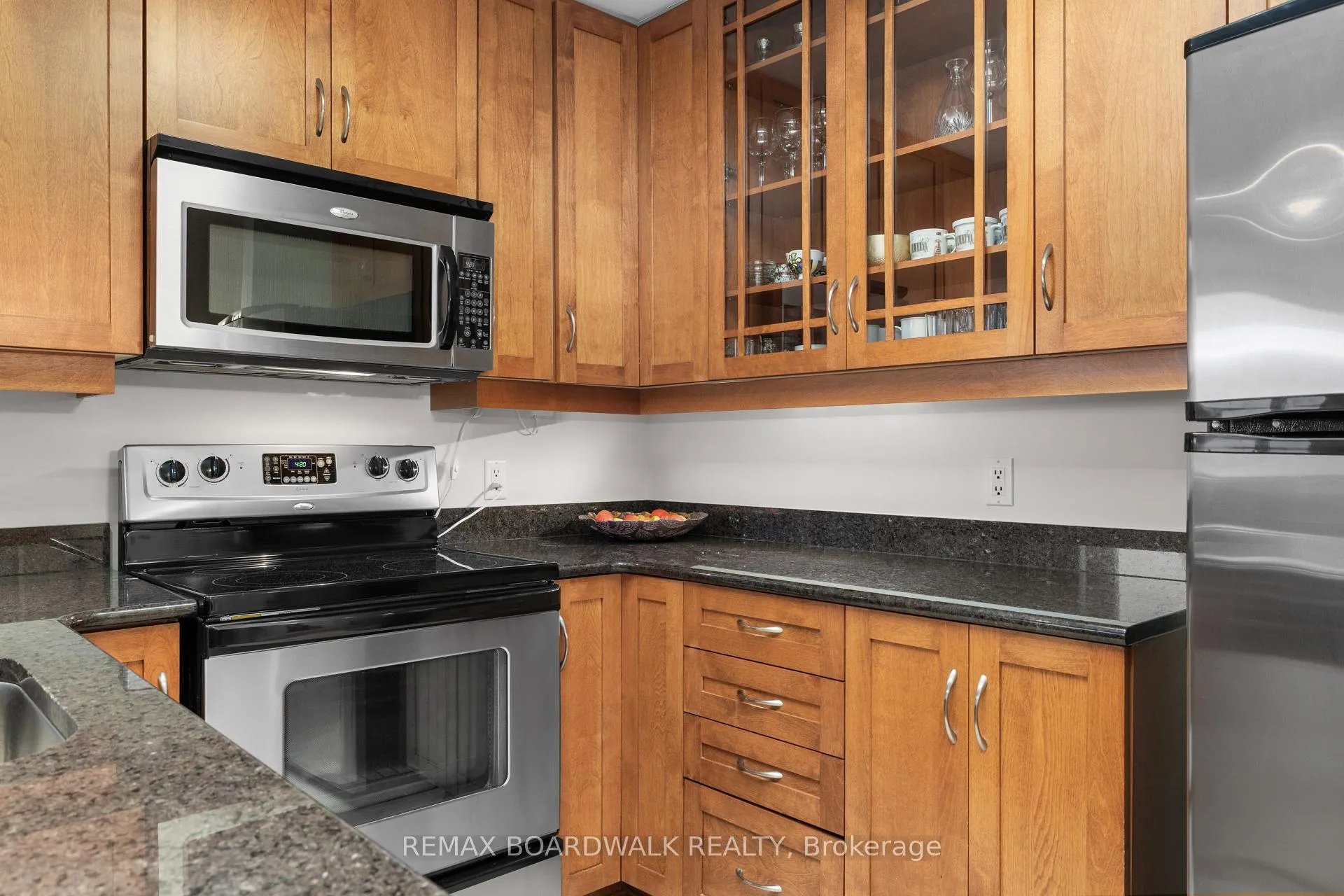 Photo 11 of Unit 1004, 314 Central Park Drive, Ottawa, Central Park — HOMEH