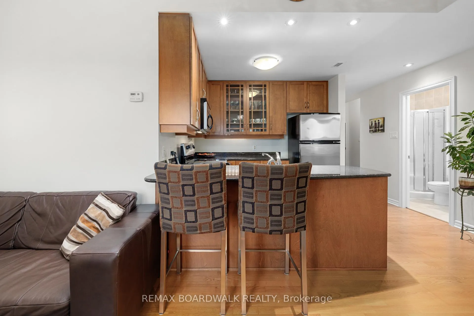 Photo 12 of Unit 1004, 314 Central Park Drive, Ottawa, Central Park — HOMEH