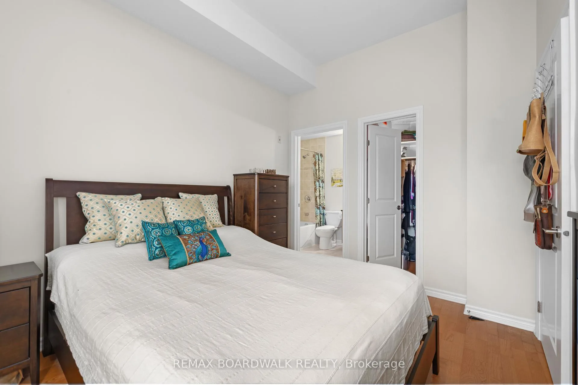 Photo 17 of Unit 1004, 314 Central Park Drive, Ottawa, Central Park — HOMEH