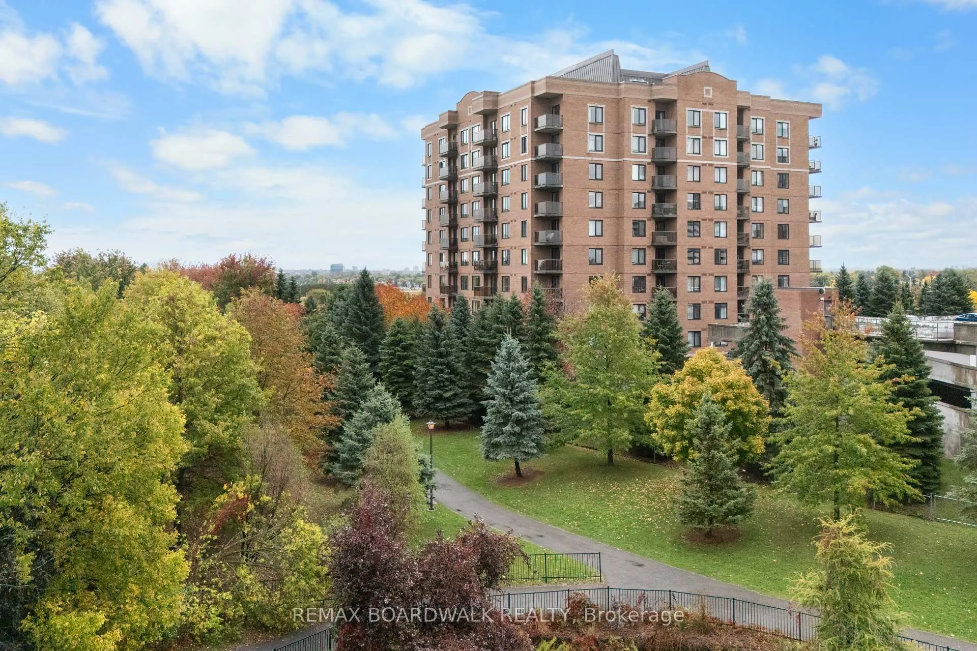 Photo 39 of Unit 1004, 314 Central Park Drive, Ottawa, Central Park — HOMEH