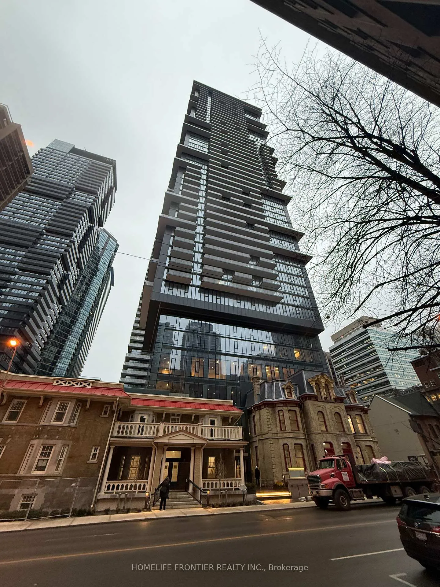 Front of Unit 3306, 634 Church Street